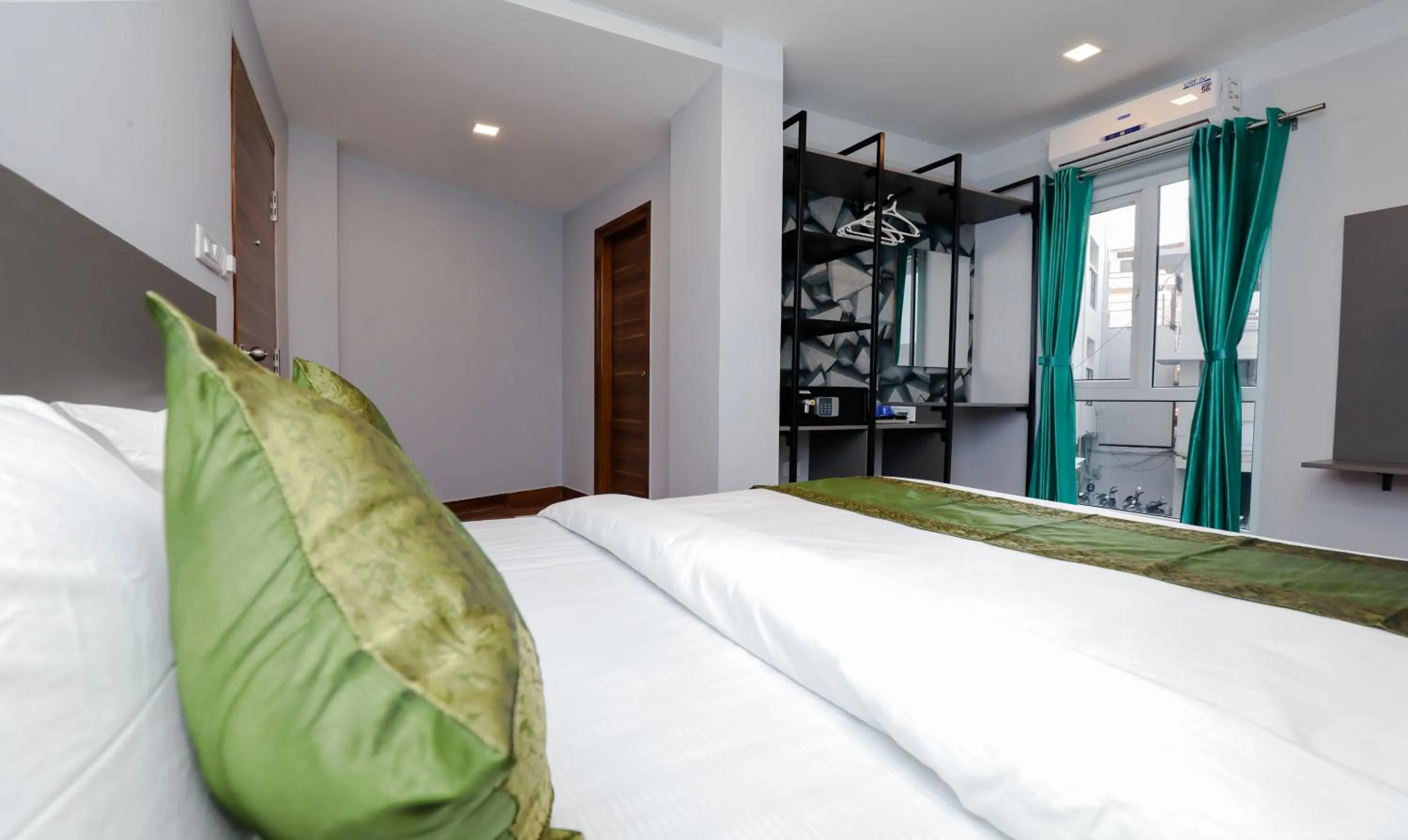 Bedroom, Bed in Treebo Apple Villa