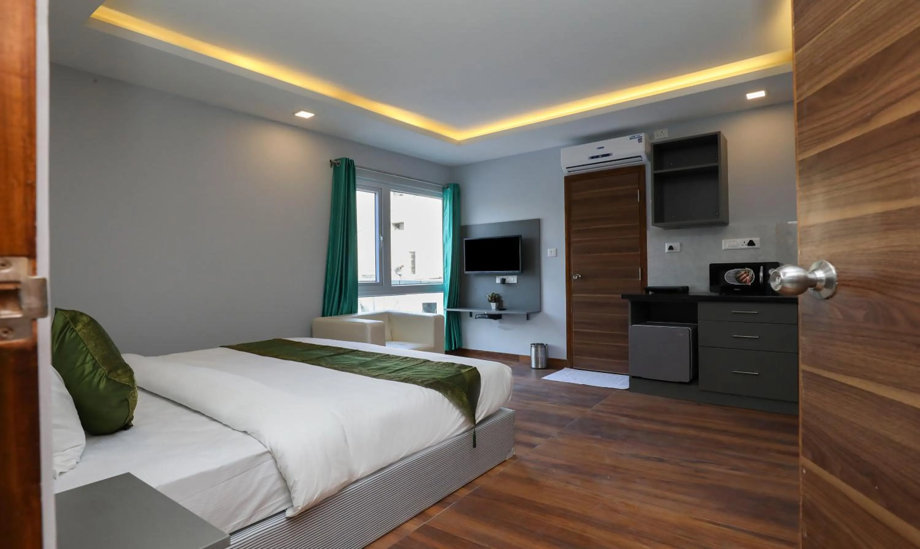 Bedroom, Bed in Treebo Apple Villa