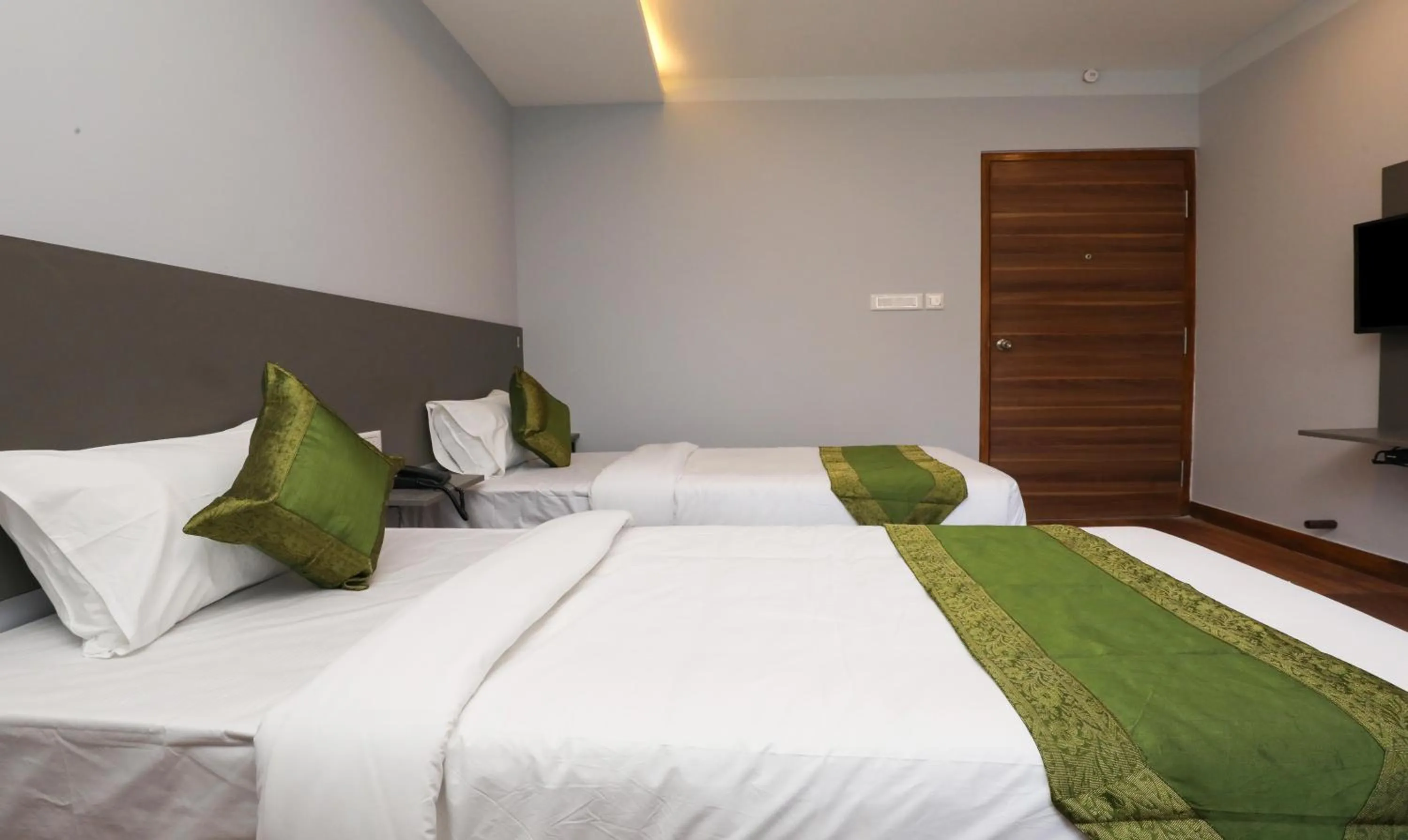 Bedroom, Bed in Treebo Apple Villa