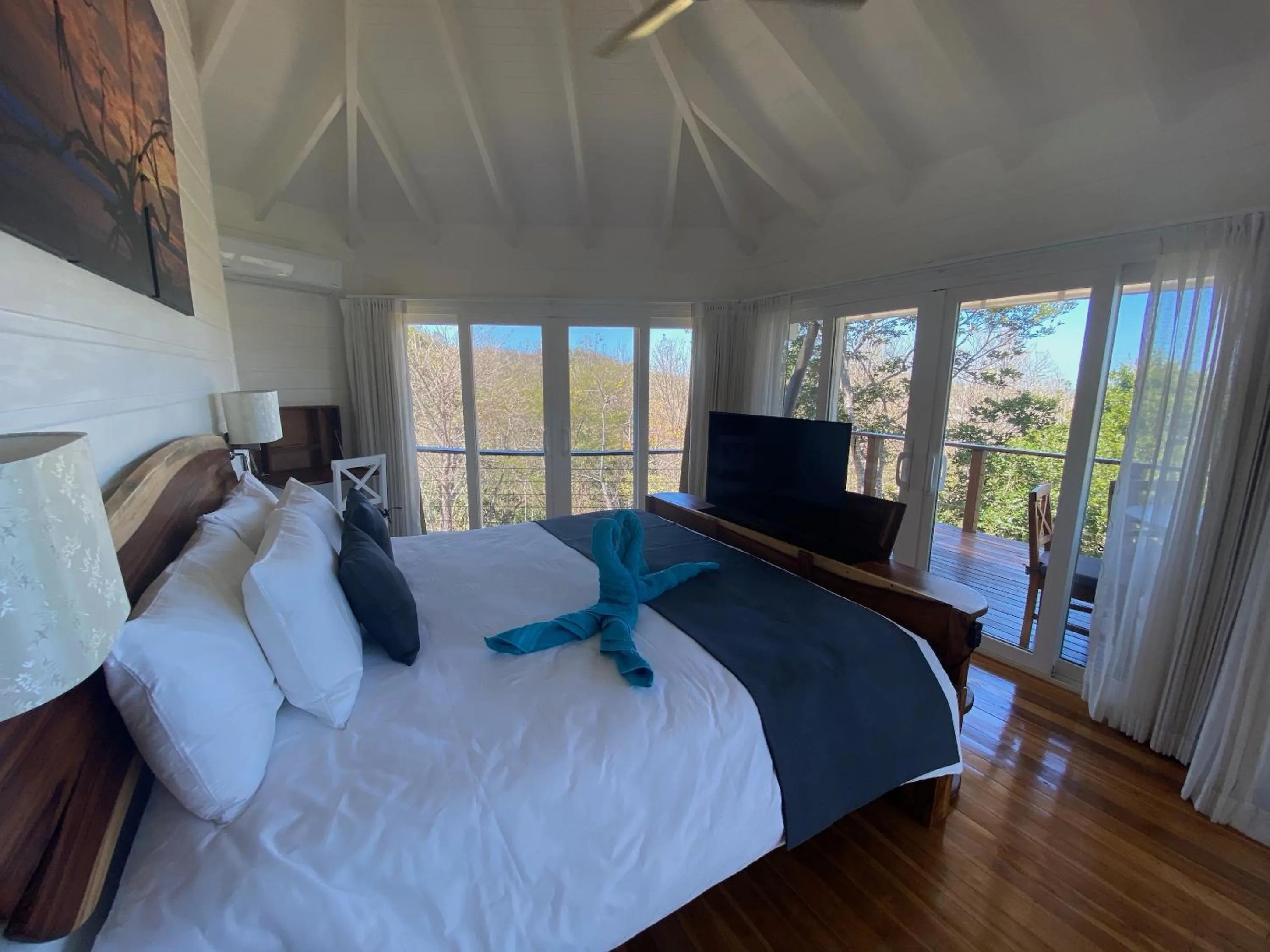 Bed in Mikado Natural Lodge