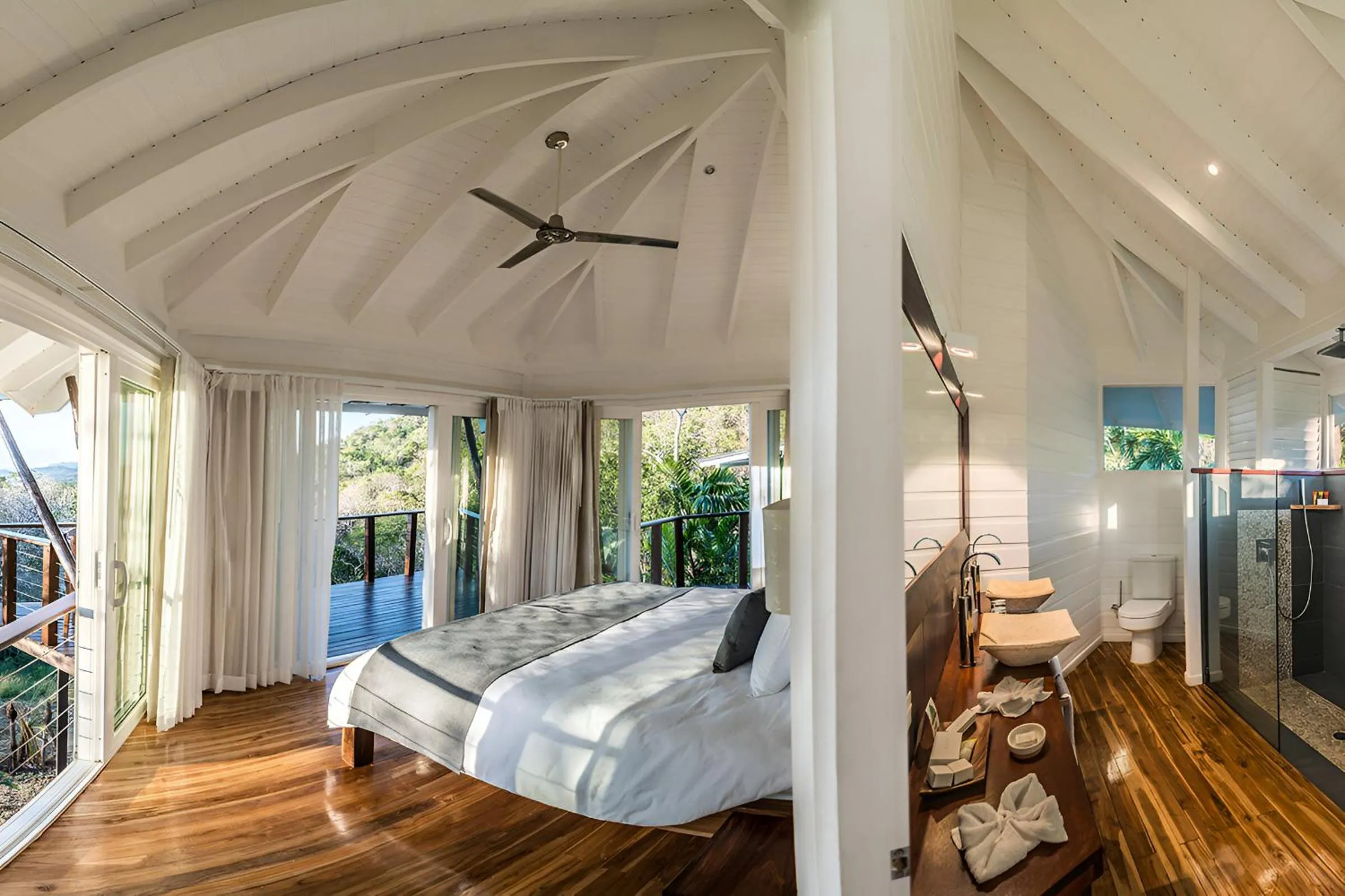 Bed in Mikado Natural Lodge