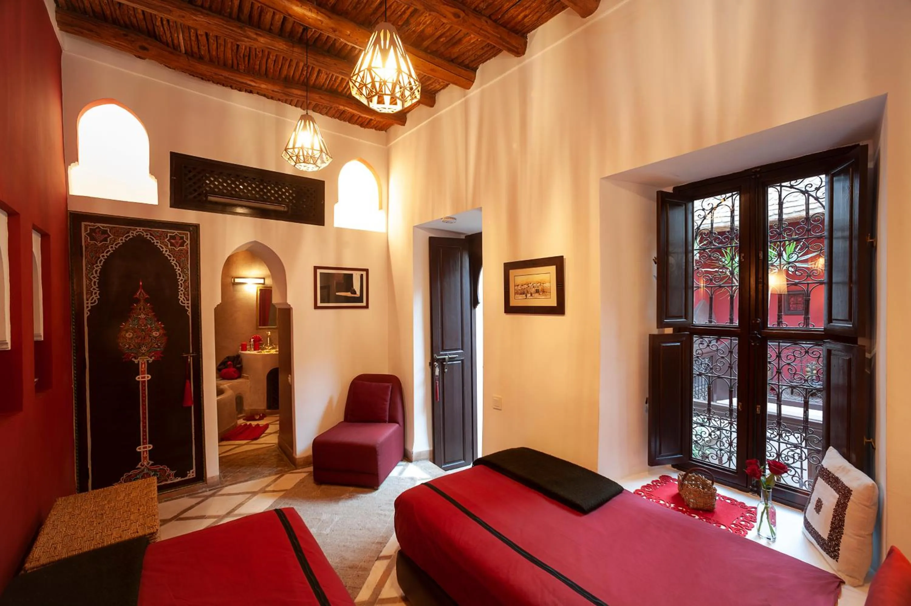 Photo of the whole room, Bed in Riad Boussa