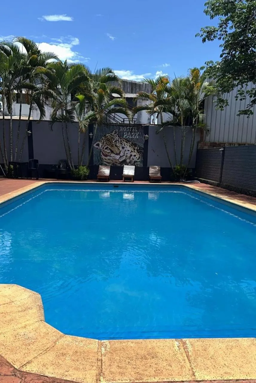 Swimming pool in Hostel Park Iguazu