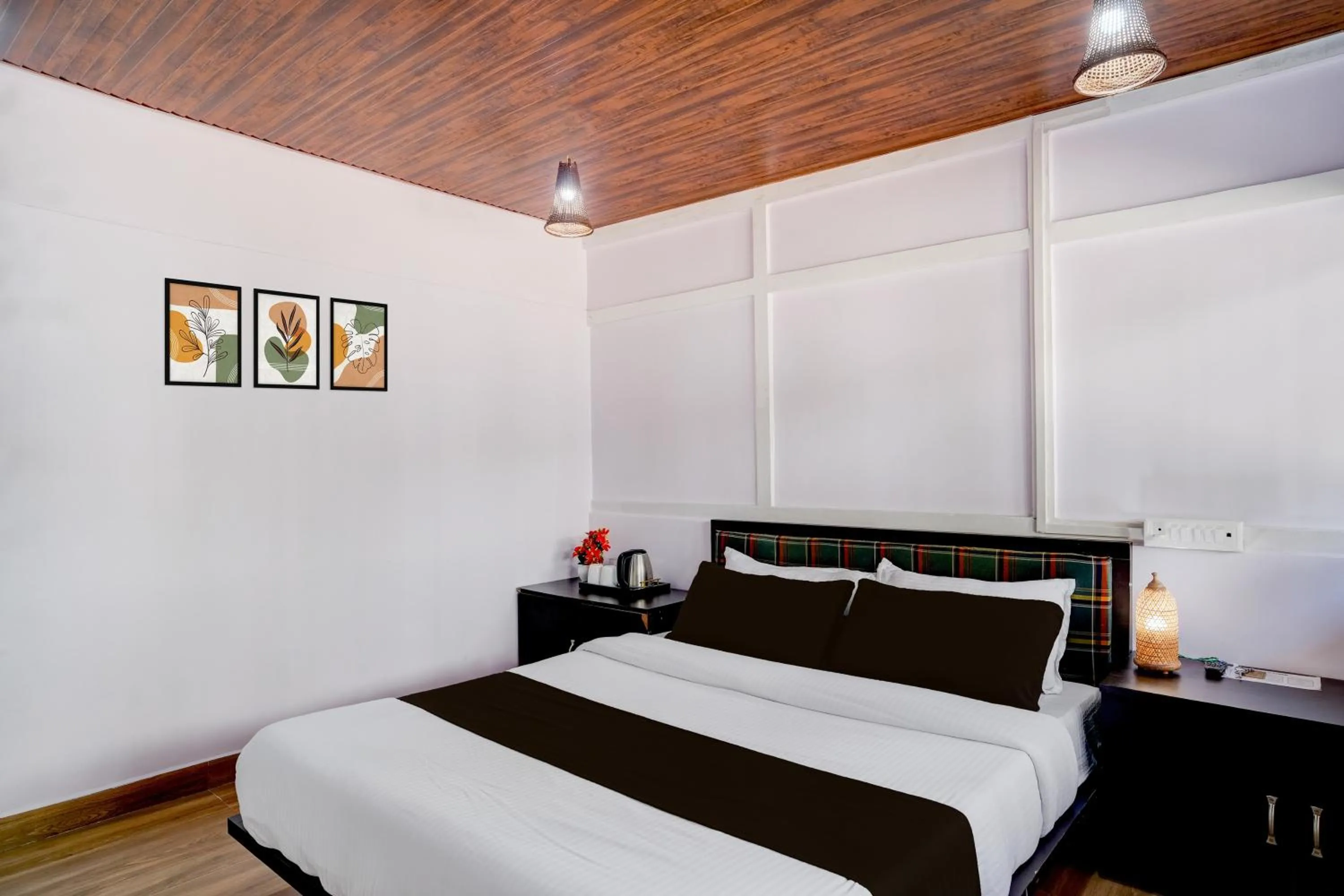 Bedroom, Bed in Super Collection O Police Bazar Shillong Formerly Pillars House