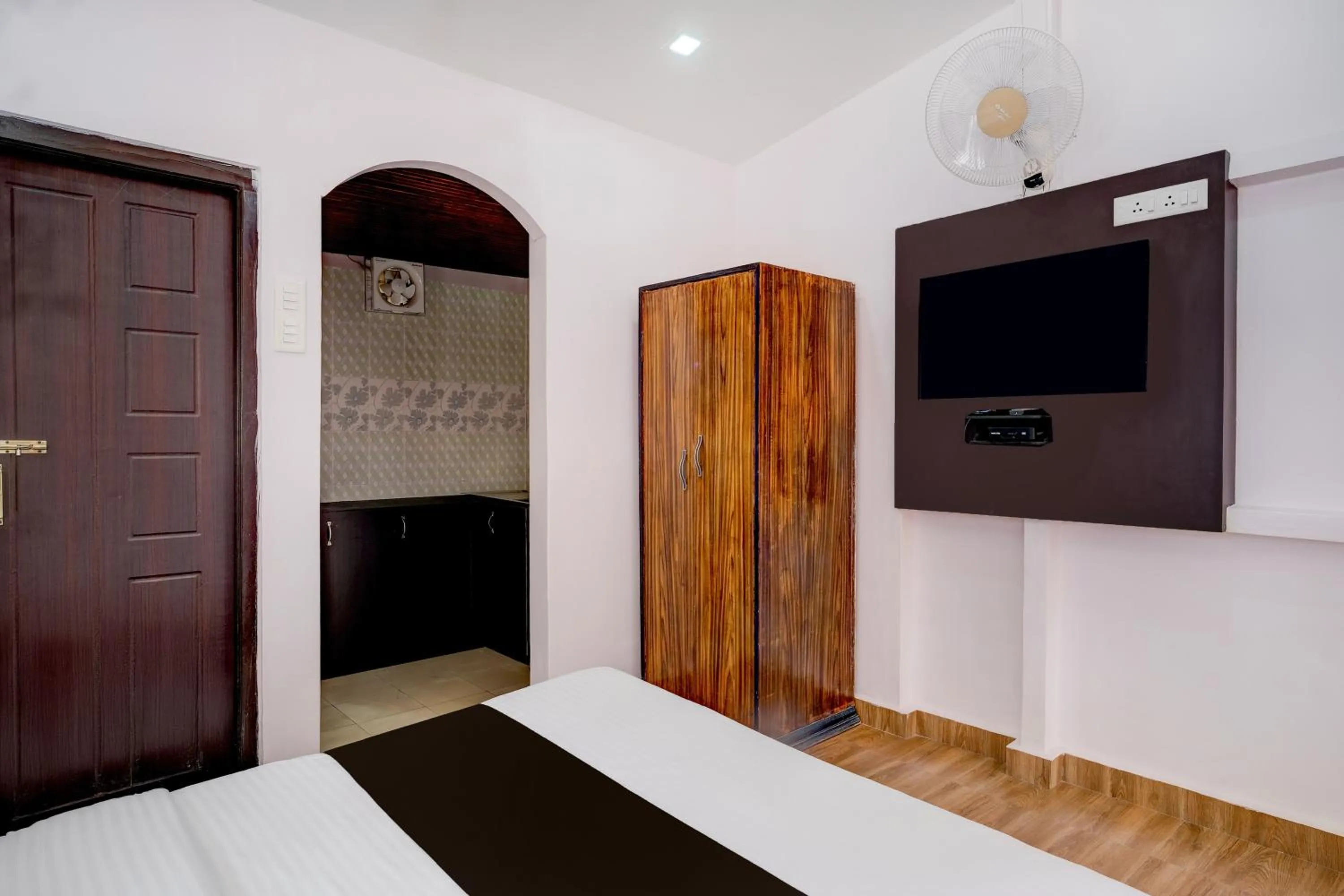 Bedroom in Super Collection O Police Bazar Shillong Formerly Pillars House