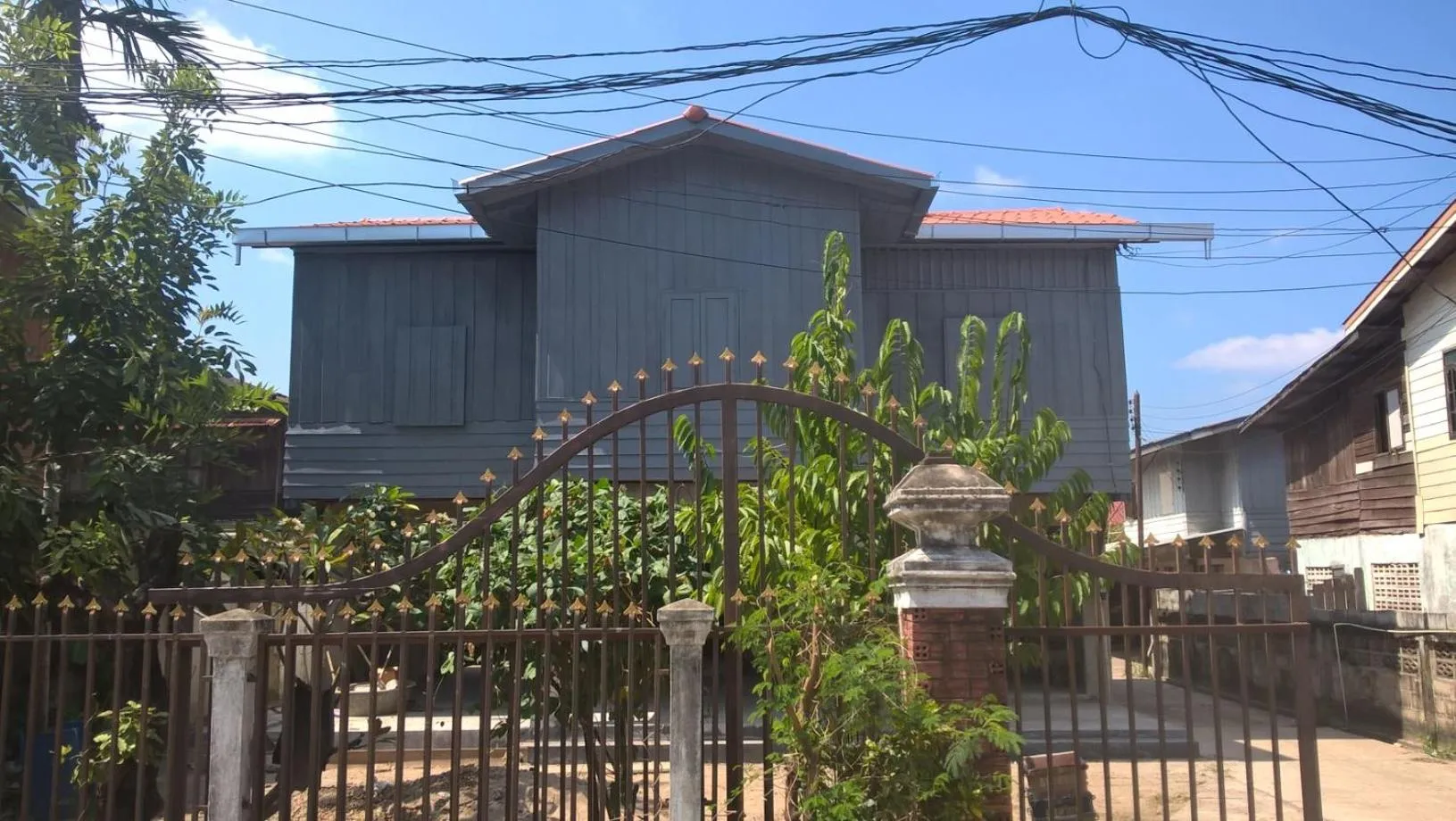 Property building in Vanpila