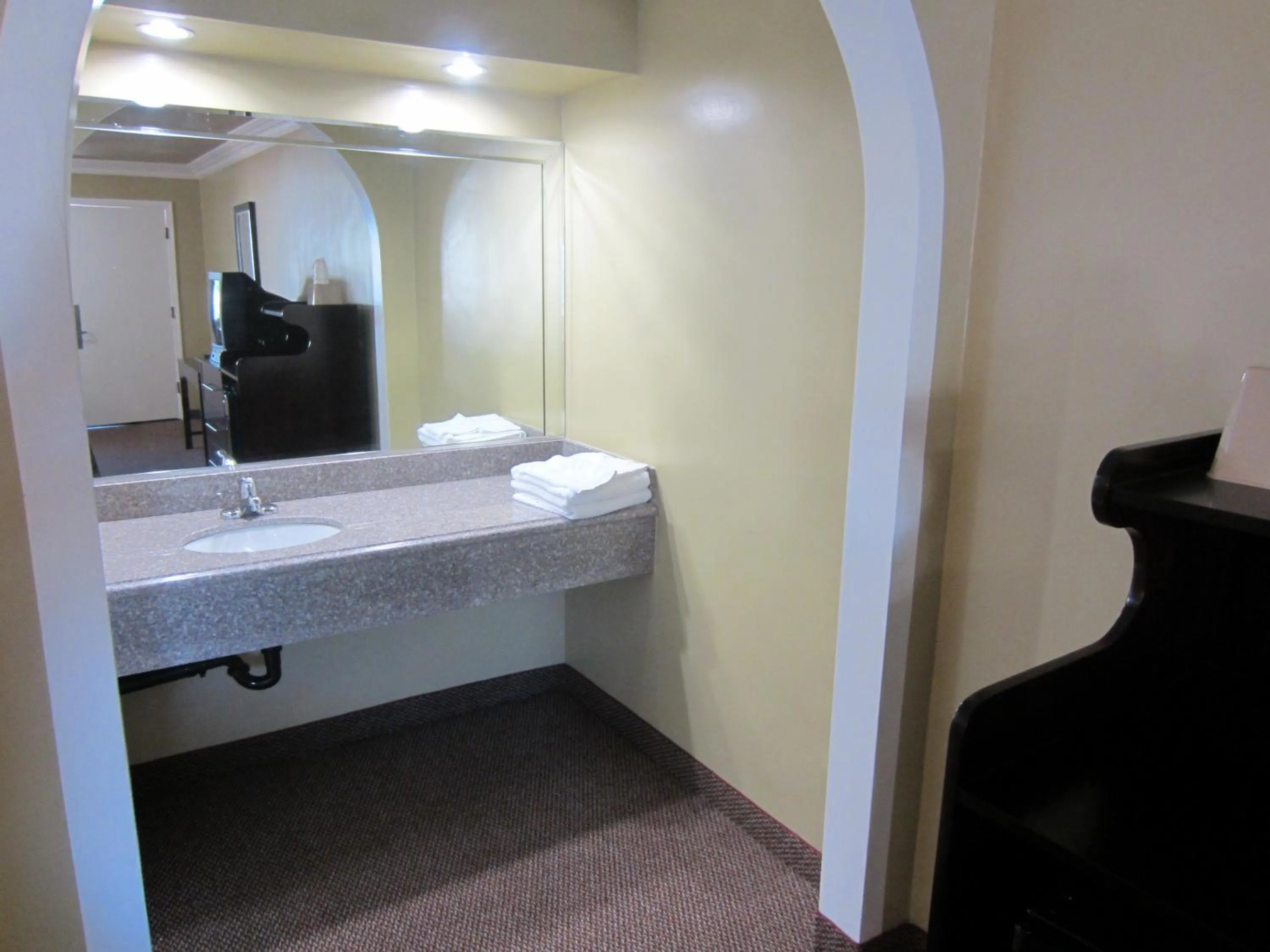 Bathroom in El Rancho Inn