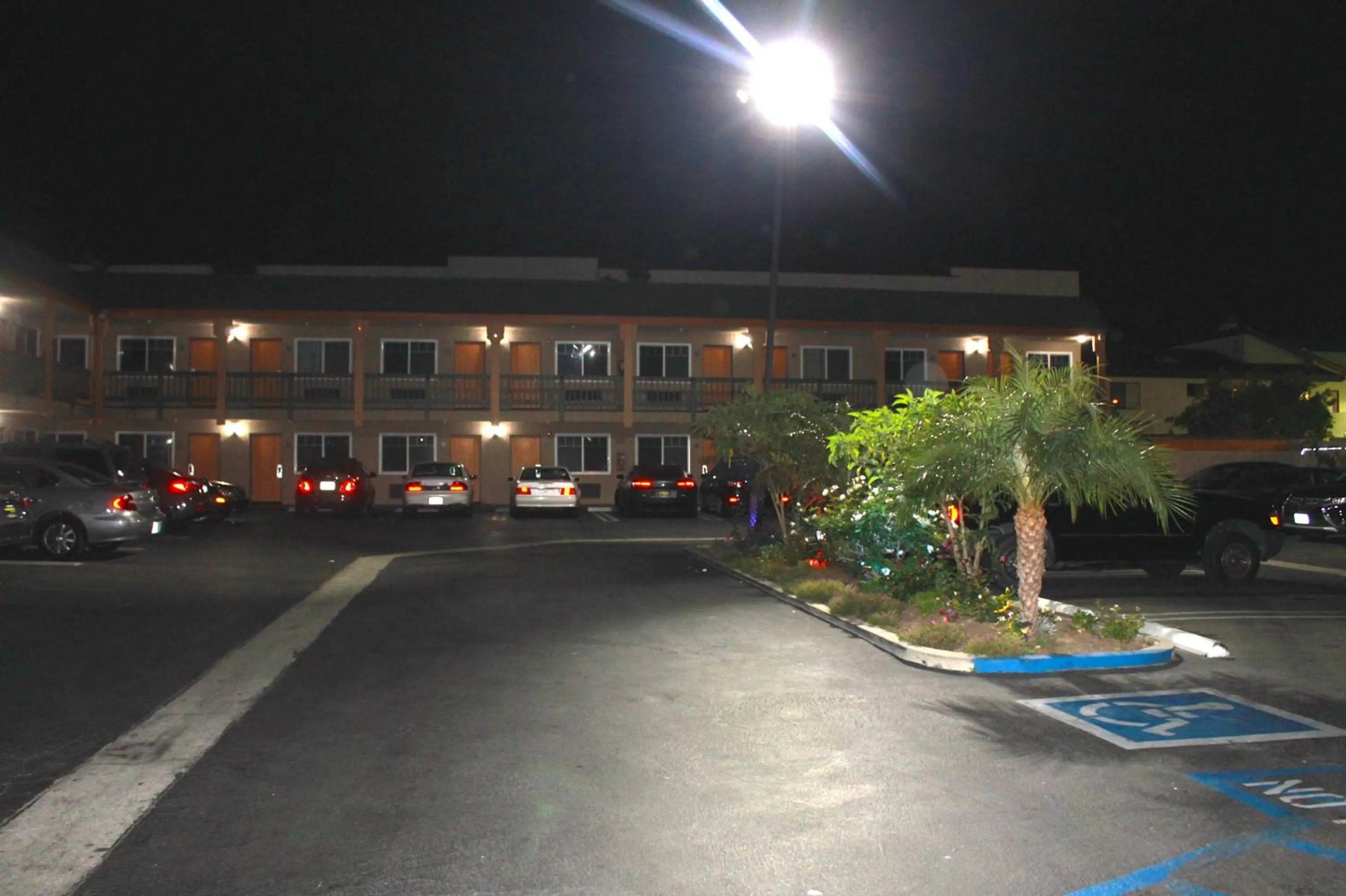 Night in El Rancho Inn