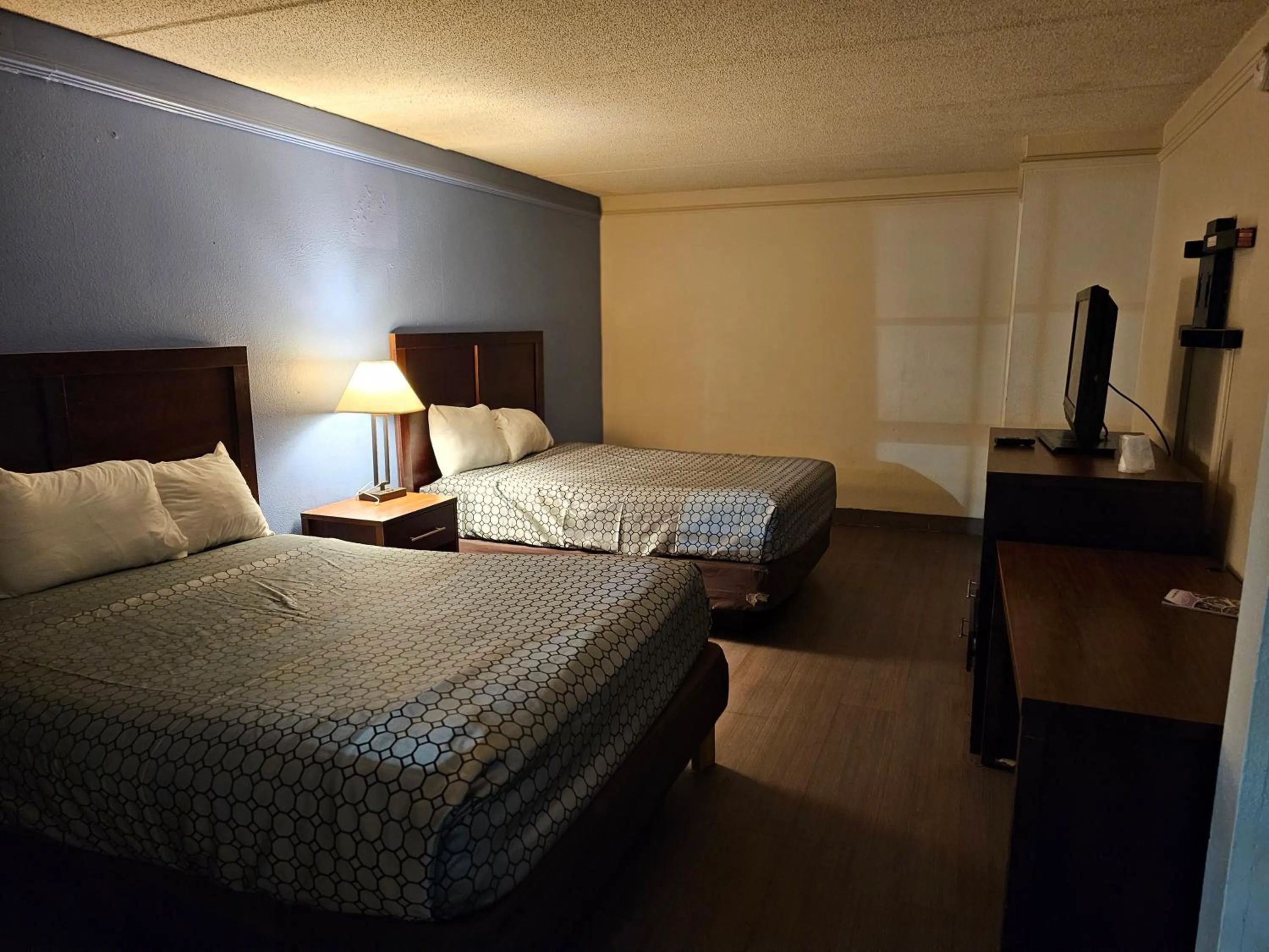 Knights Inn - Lithonia