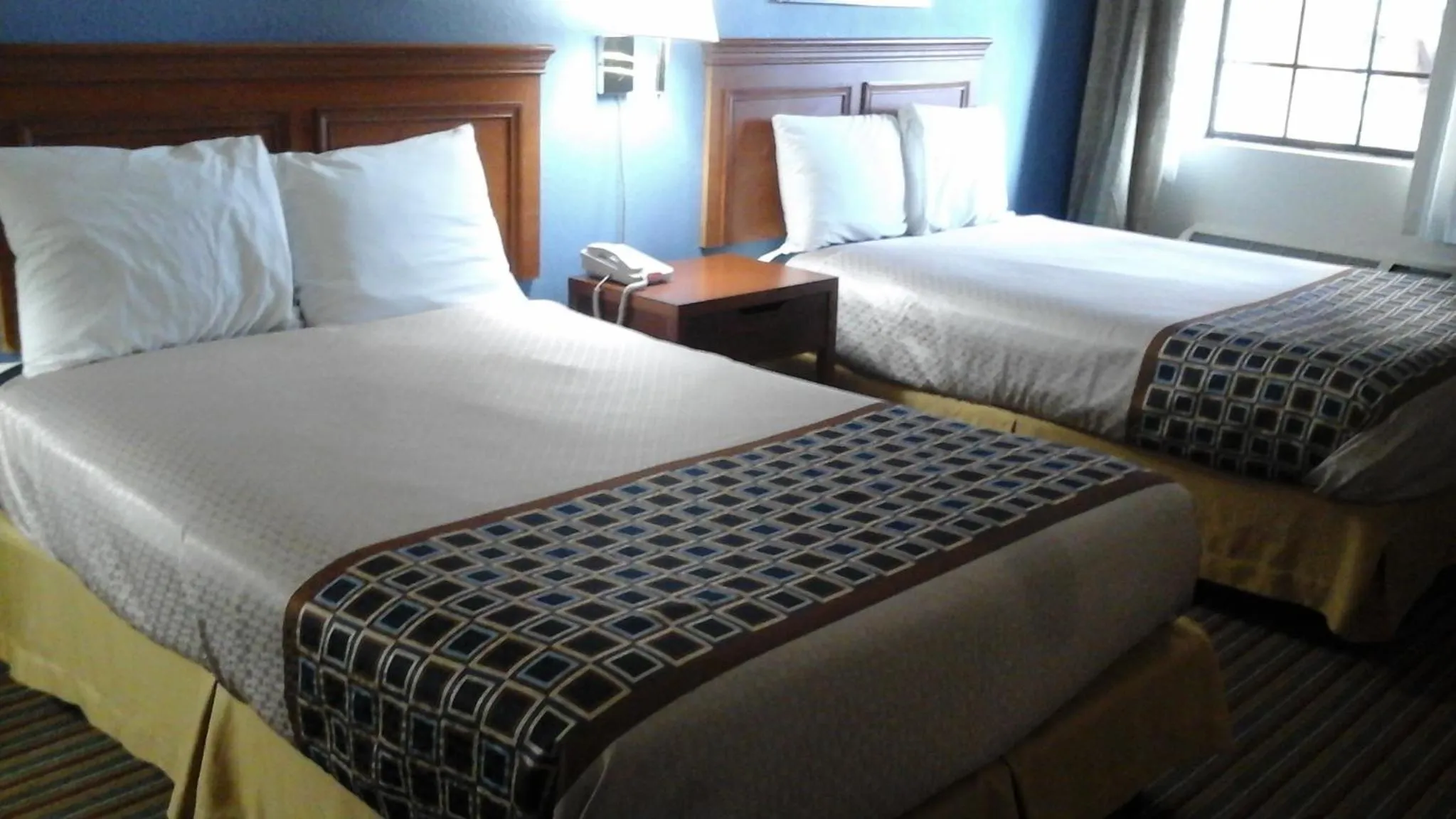 Shower in Knights Inn - Lithonia