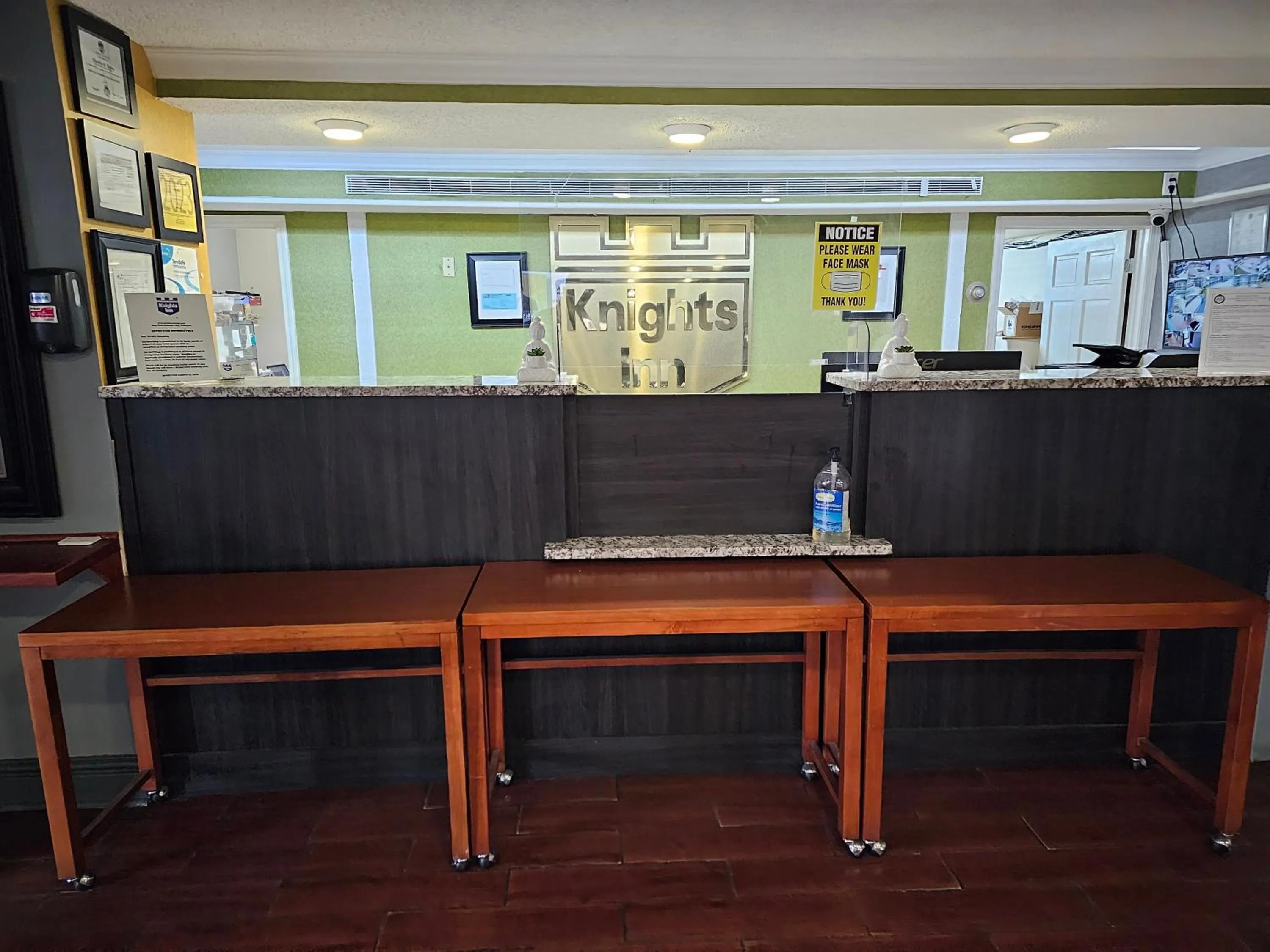 Knights Inn - Lithonia