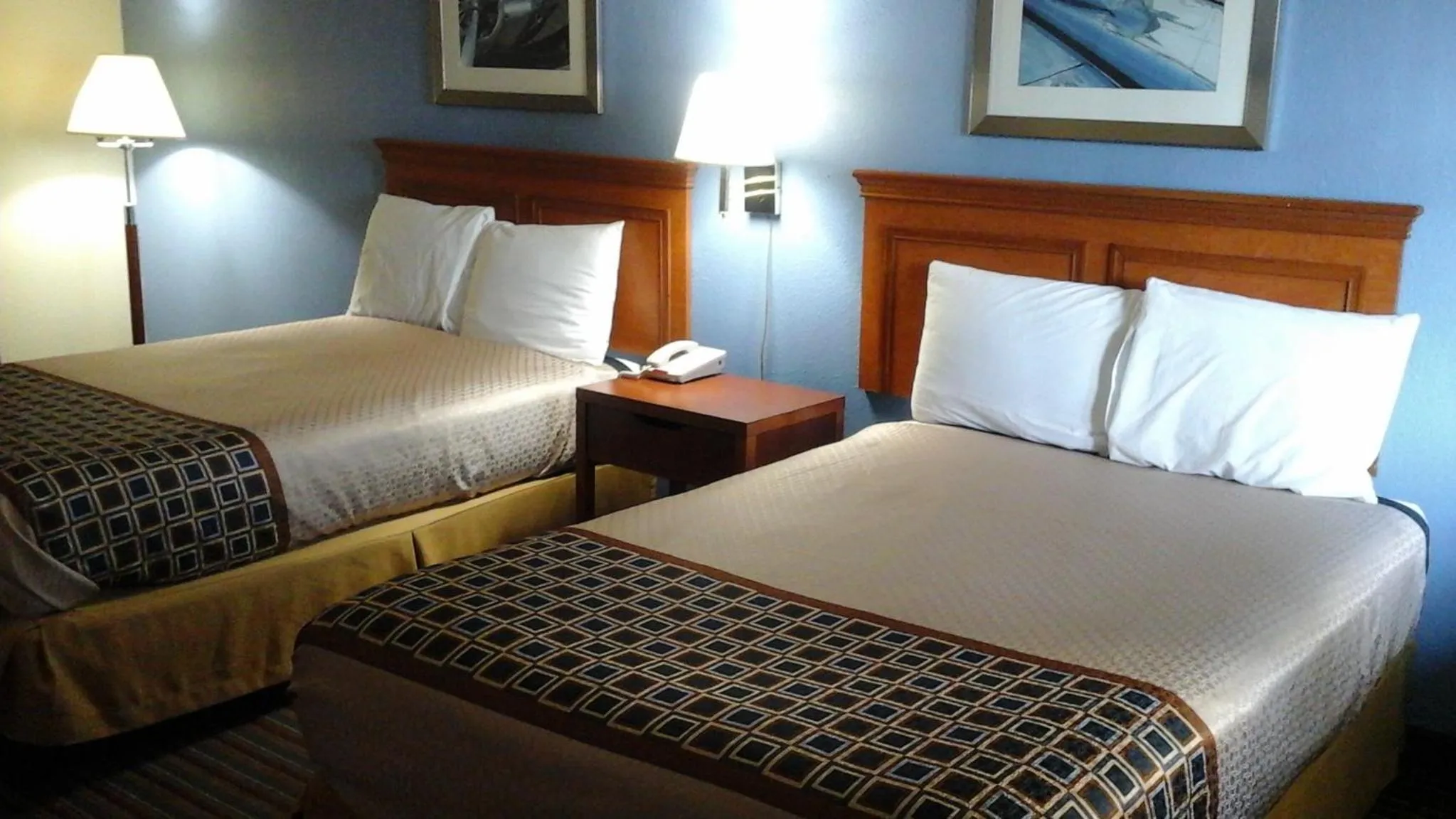 Shower in Knights Inn - Lithonia