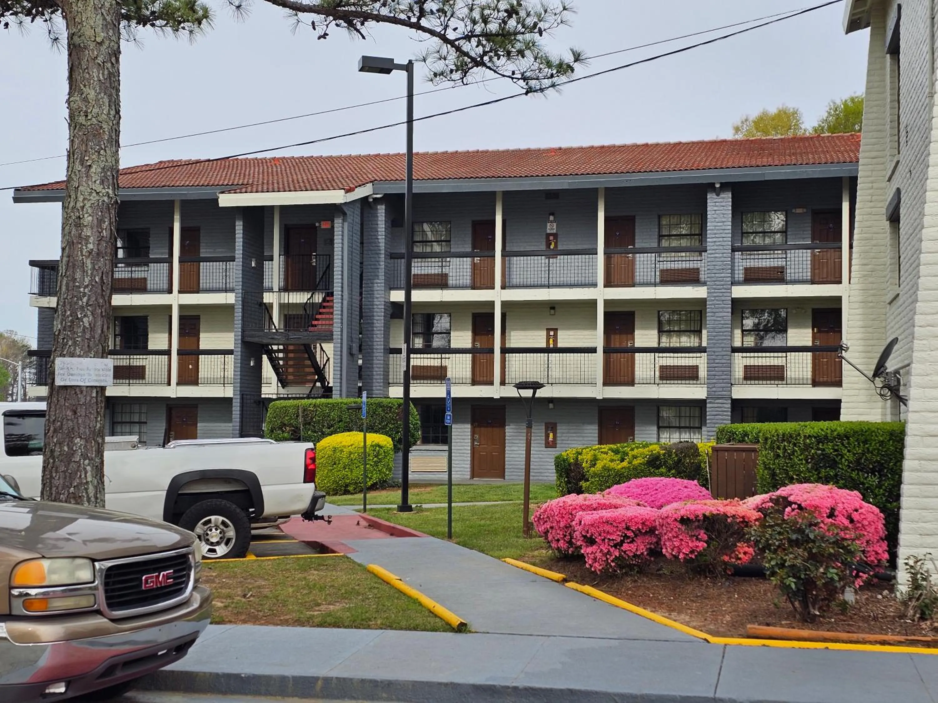 Knights Inn - Lithonia