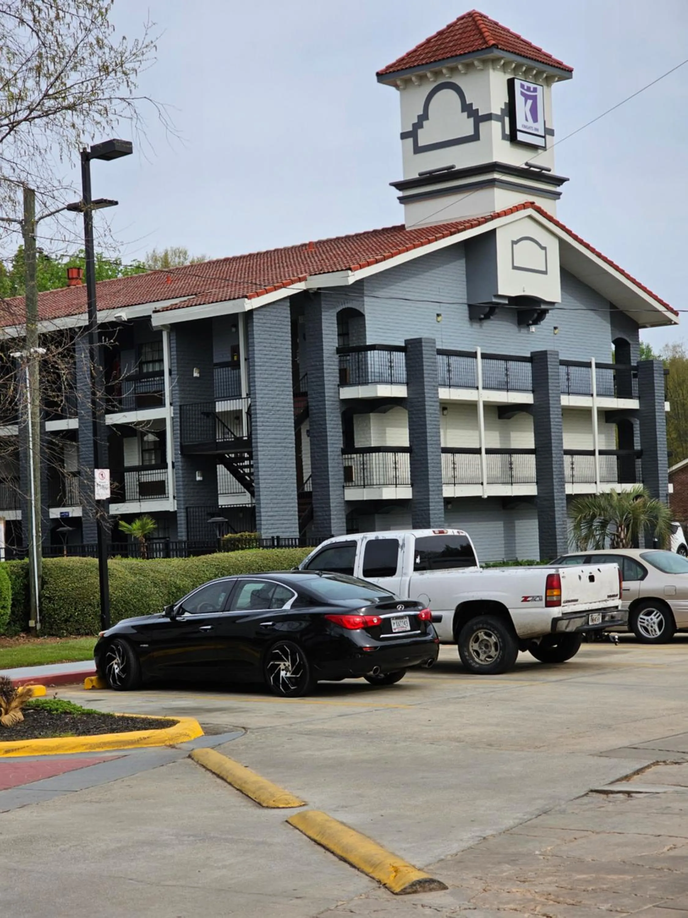 Property building in Knights Inn - Lithonia