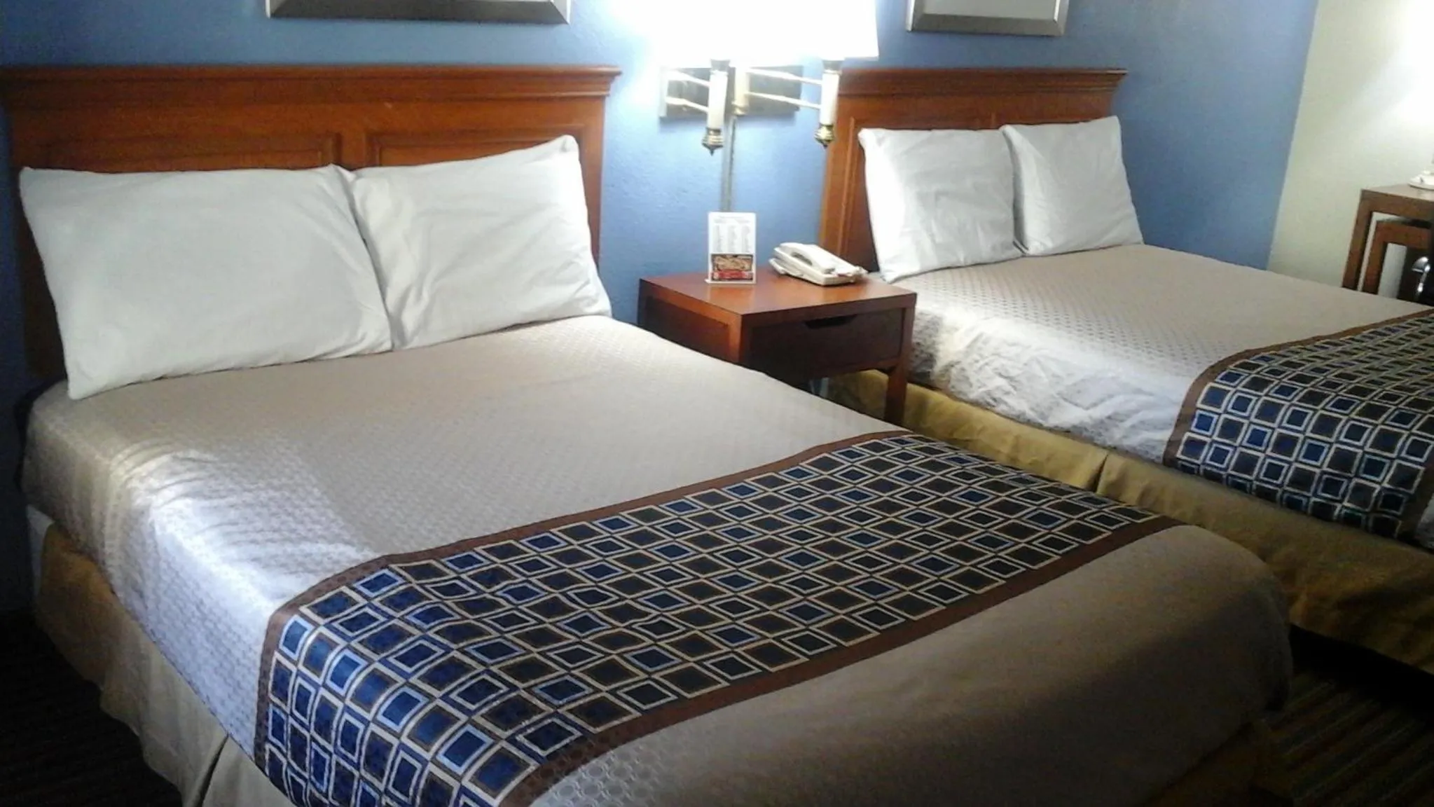 Bedroom in Knights Inn - Lithonia