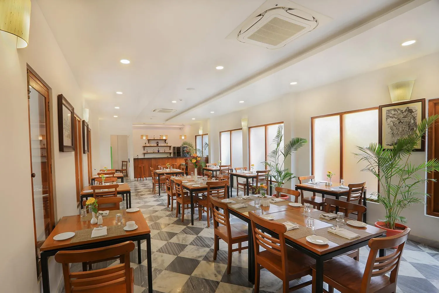 Restaurant/places to eat in Petit Palais