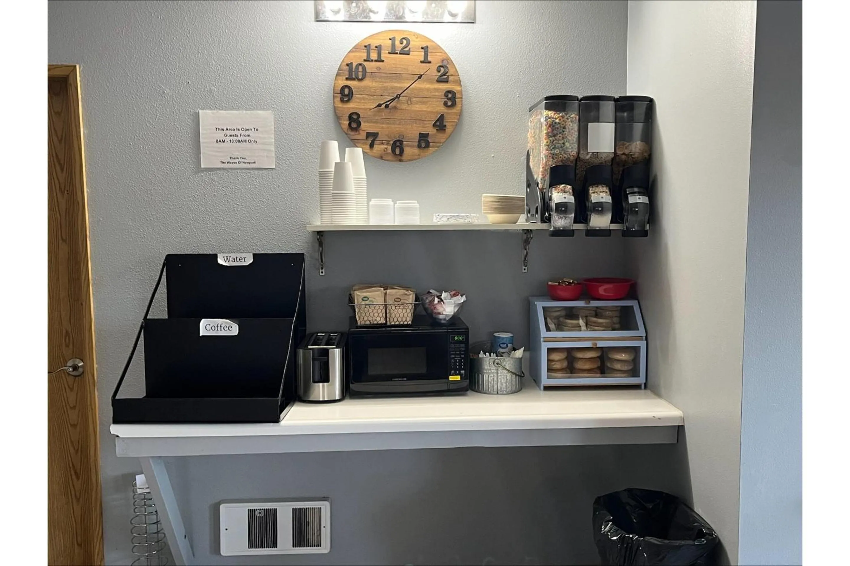 Food in Waves Hotel NYE Beach - Newport OR