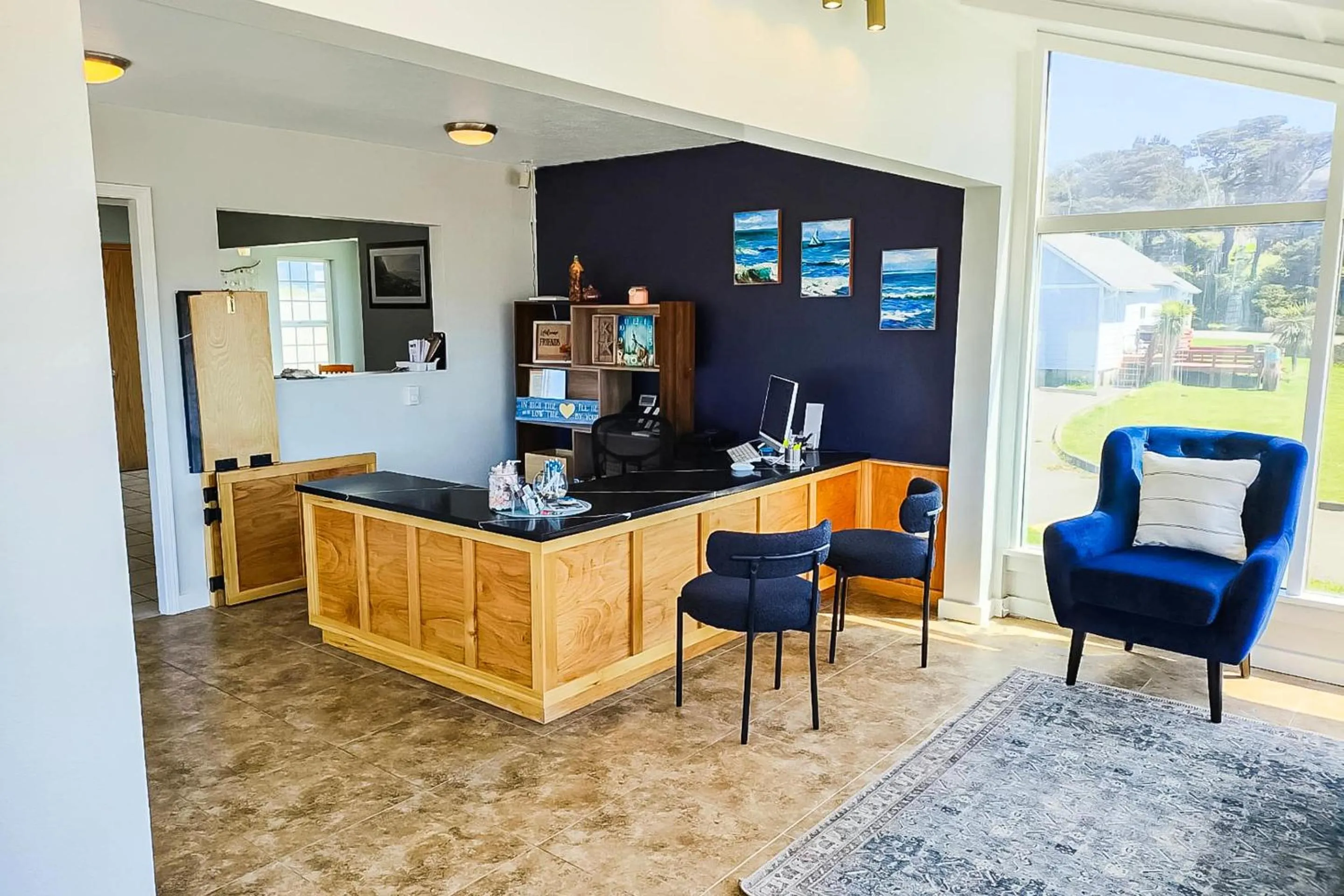 Lobby or reception in Waves Hotel NYE Beach - Newport OR