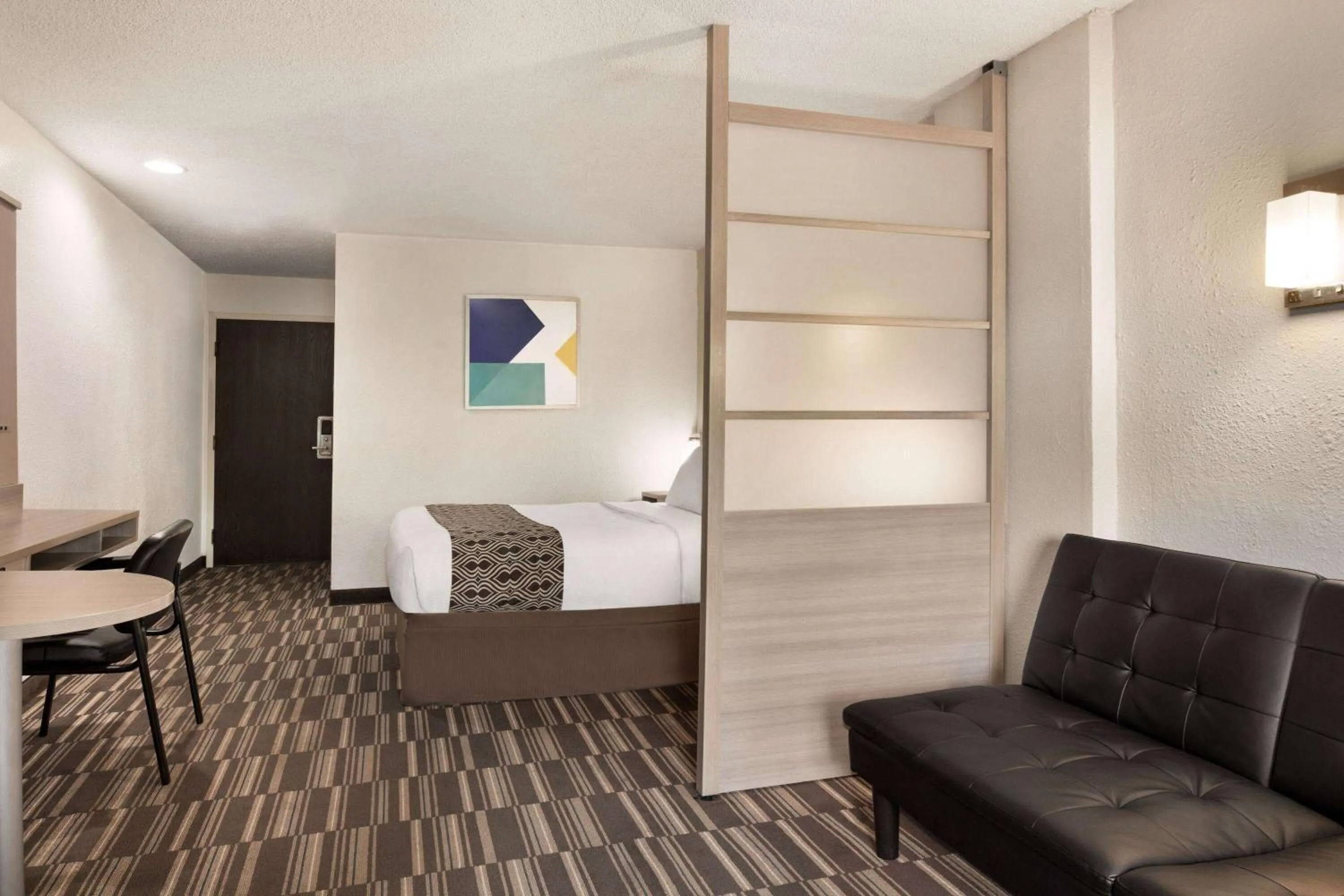 Bed in Microtel Inn & Suites by Wyndham Florence/Cincinnati Airpo