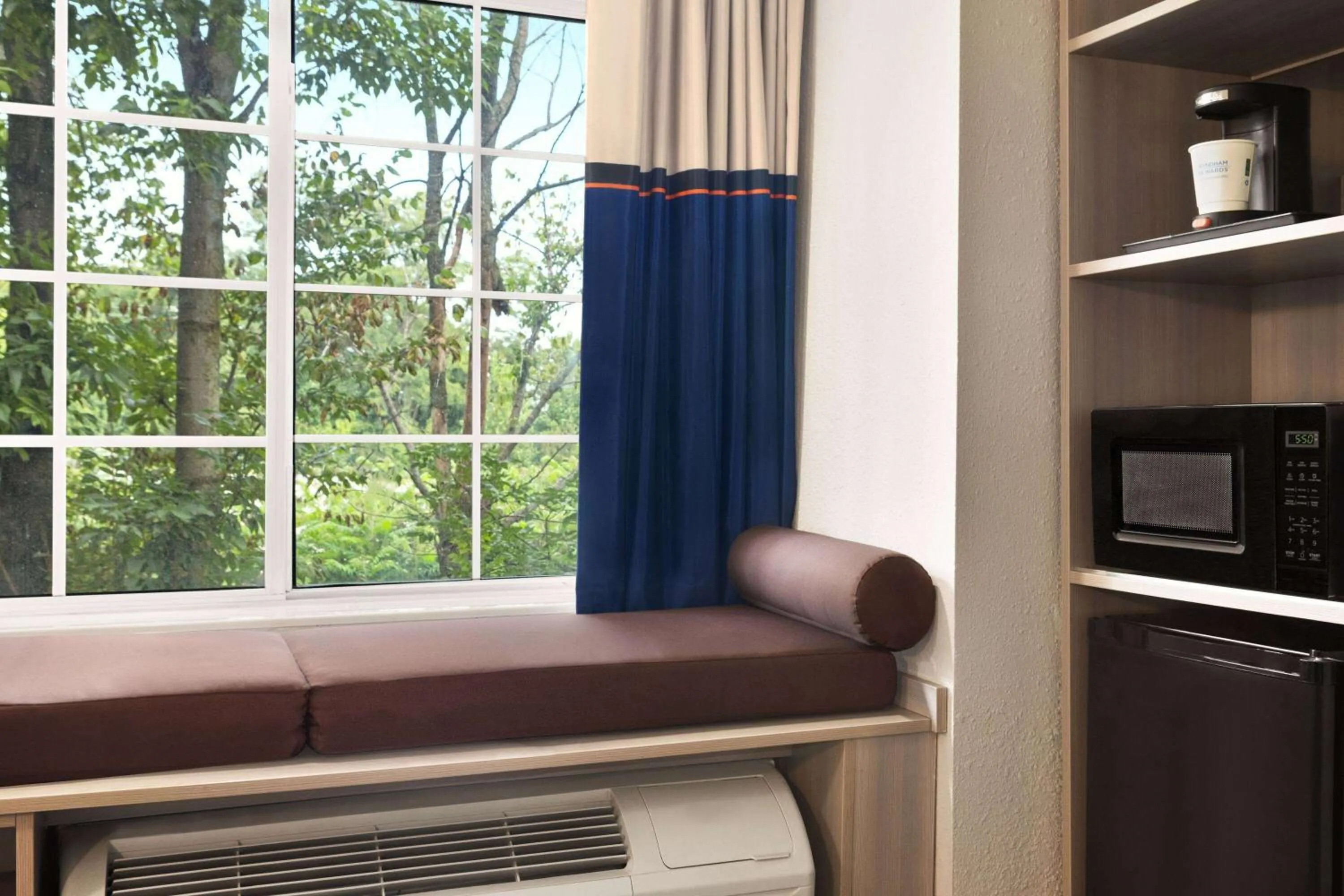 Bed in Microtel Inn & Suites by Wyndham Florence/Cincinnati Airpo