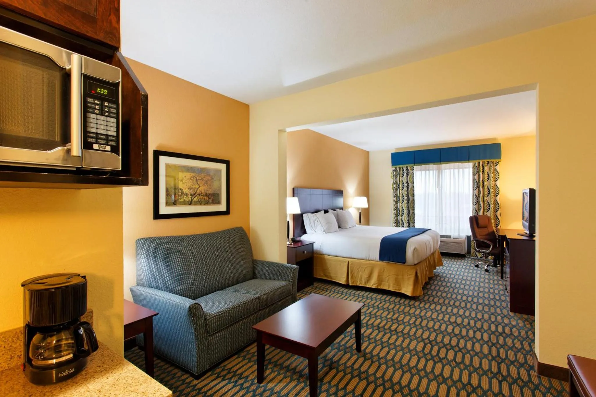 Photo of the whole room, Bed in Holiday Inn Express - Andalusia by IHG