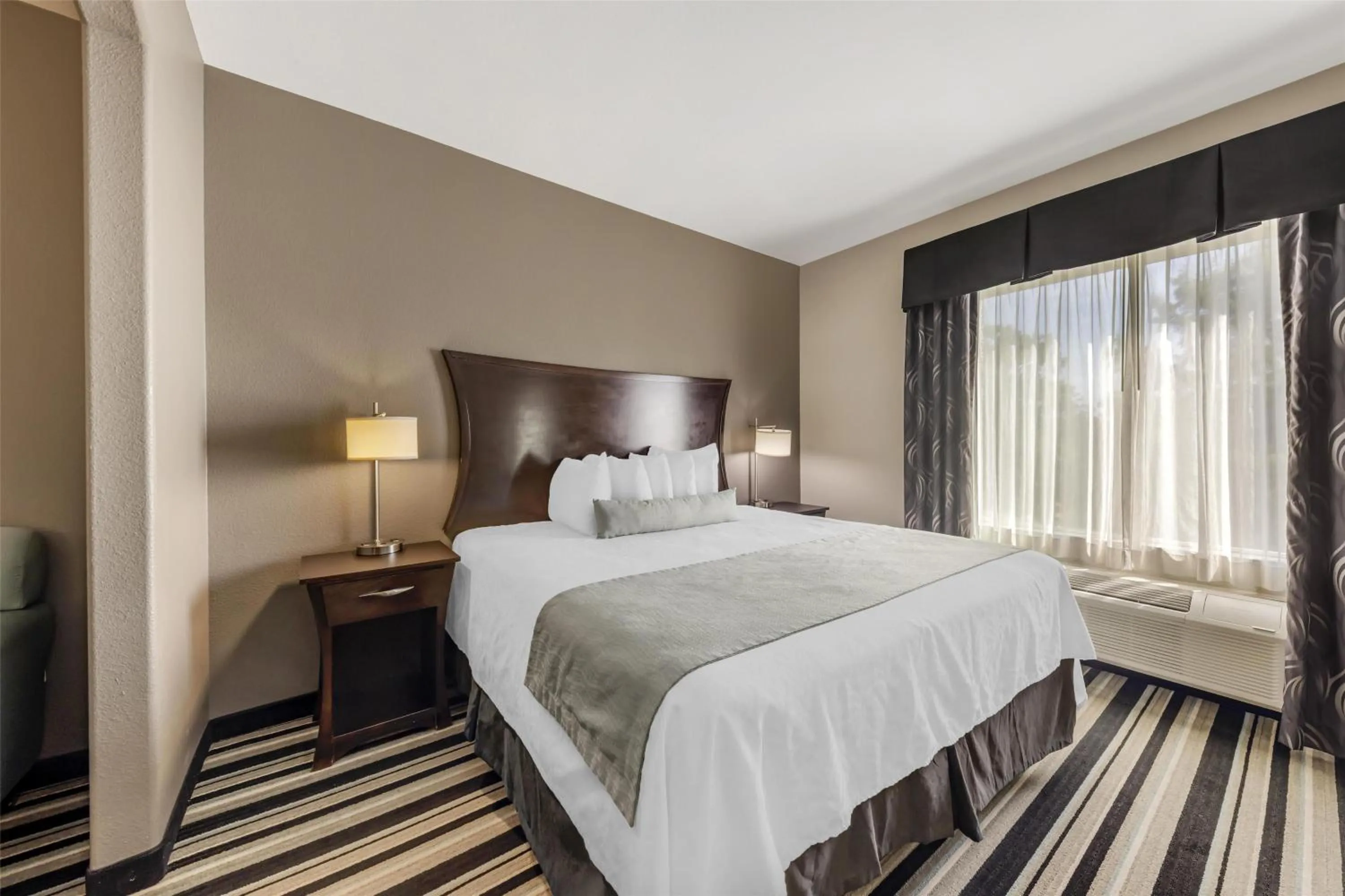 Bedroom, Bed in Best Western Plus Sand Bass Inn and Suites