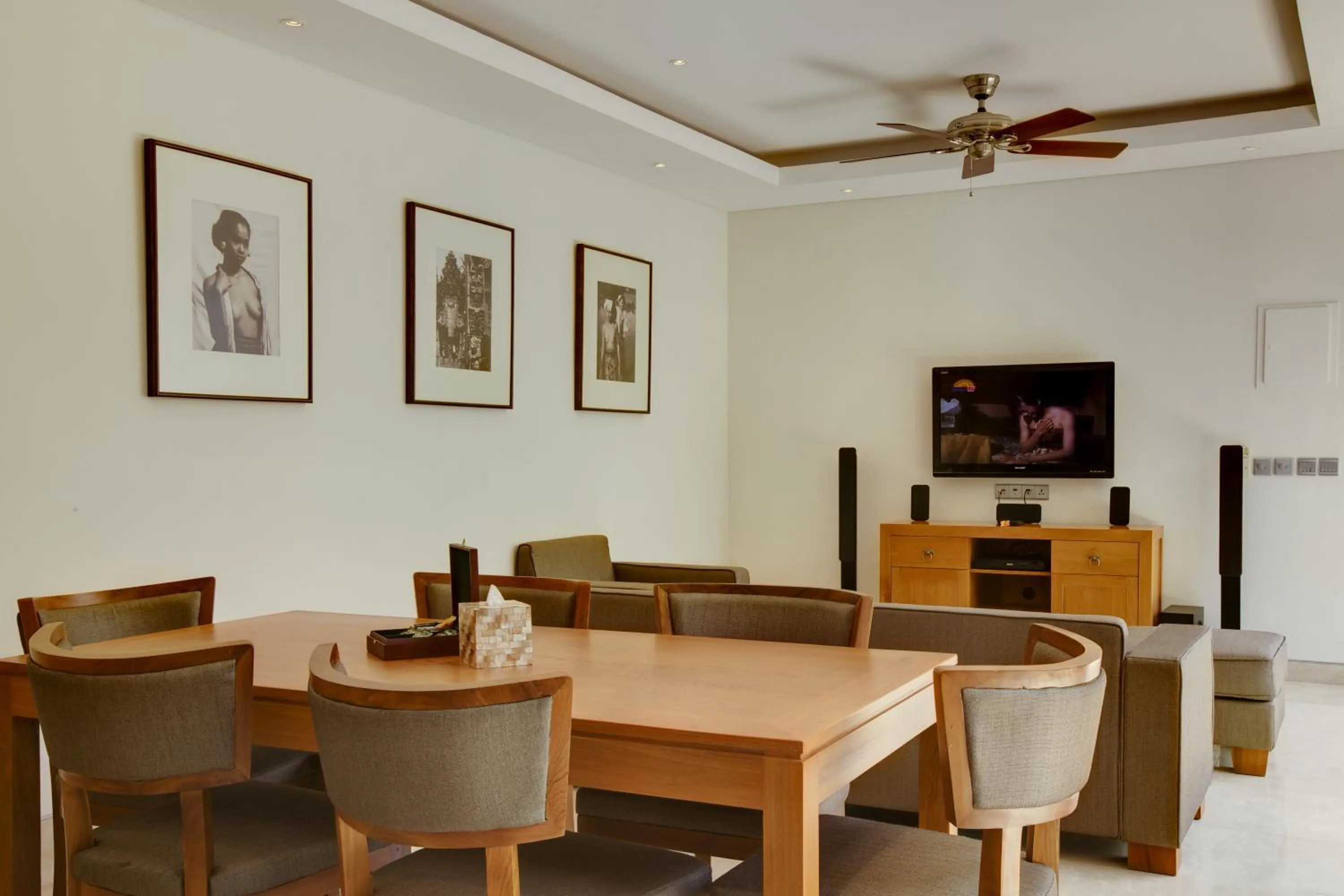 Living room in KoenoKoeni Villa