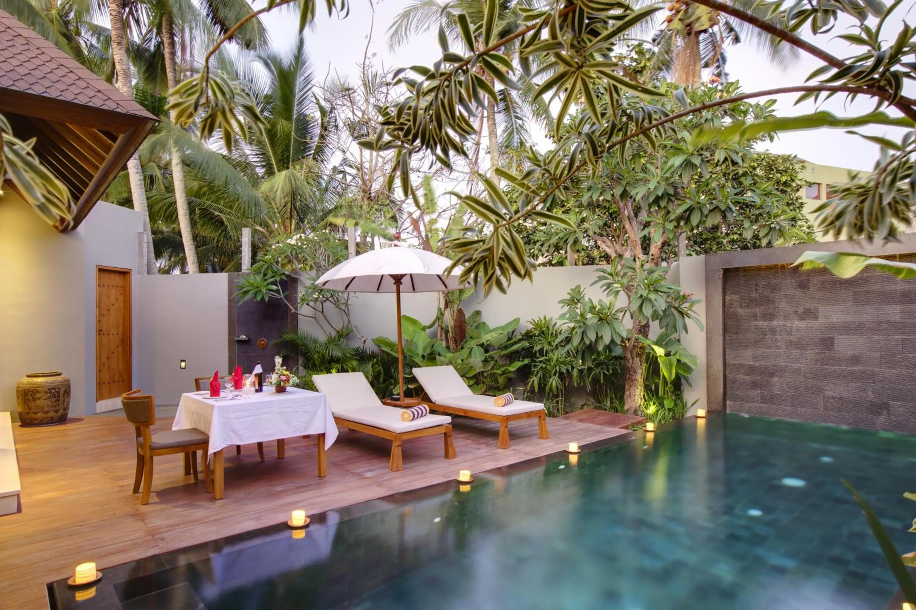 Garden in KoenoKoeni Villa