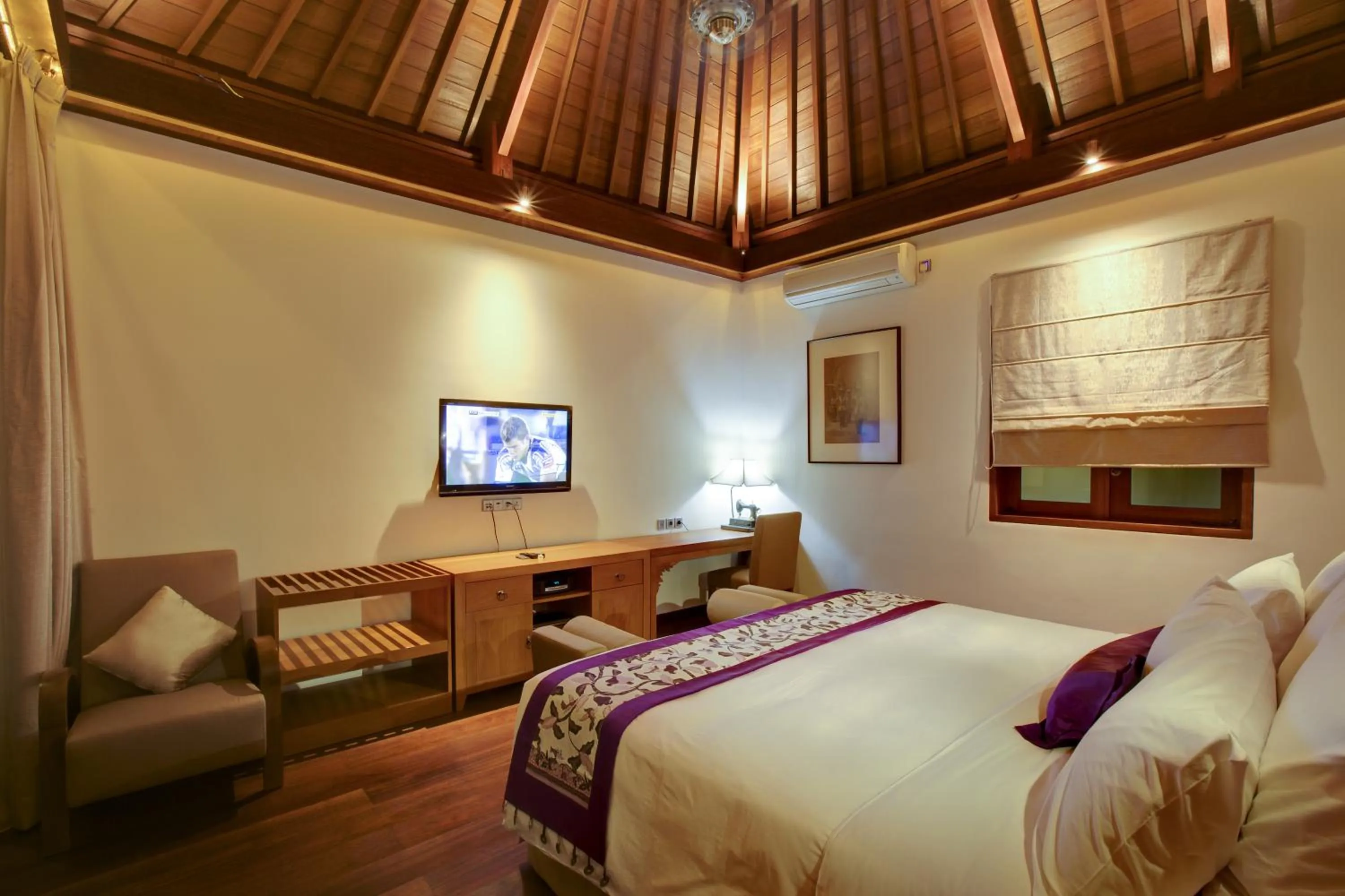 Bedroom, Bed in KoenoKoeni Villa