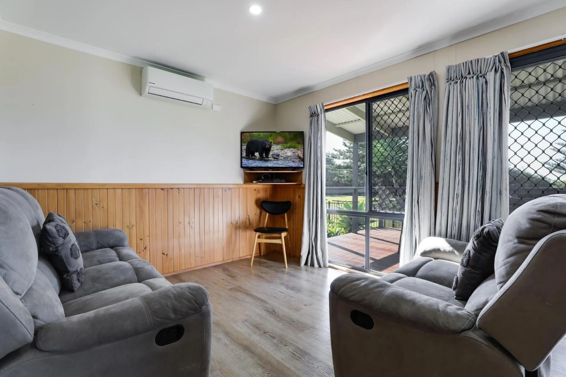 Property building in Werri Beach Holiday Park