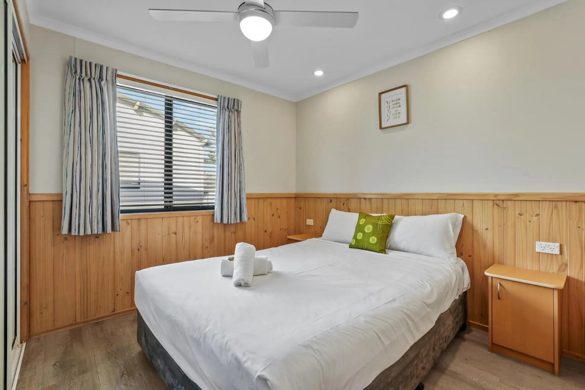Property building, Bed in Werri Beach Holiday Park