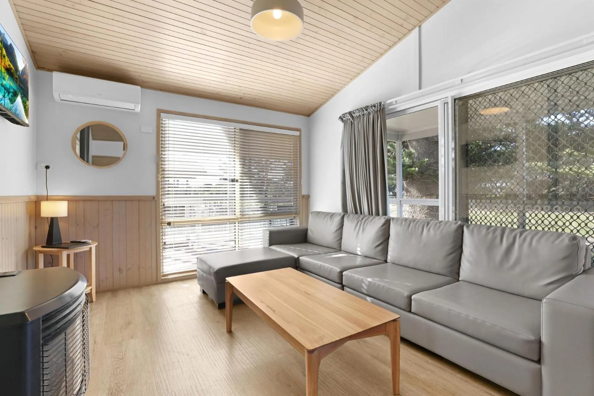 Property building in Werri Beach Holiday Park