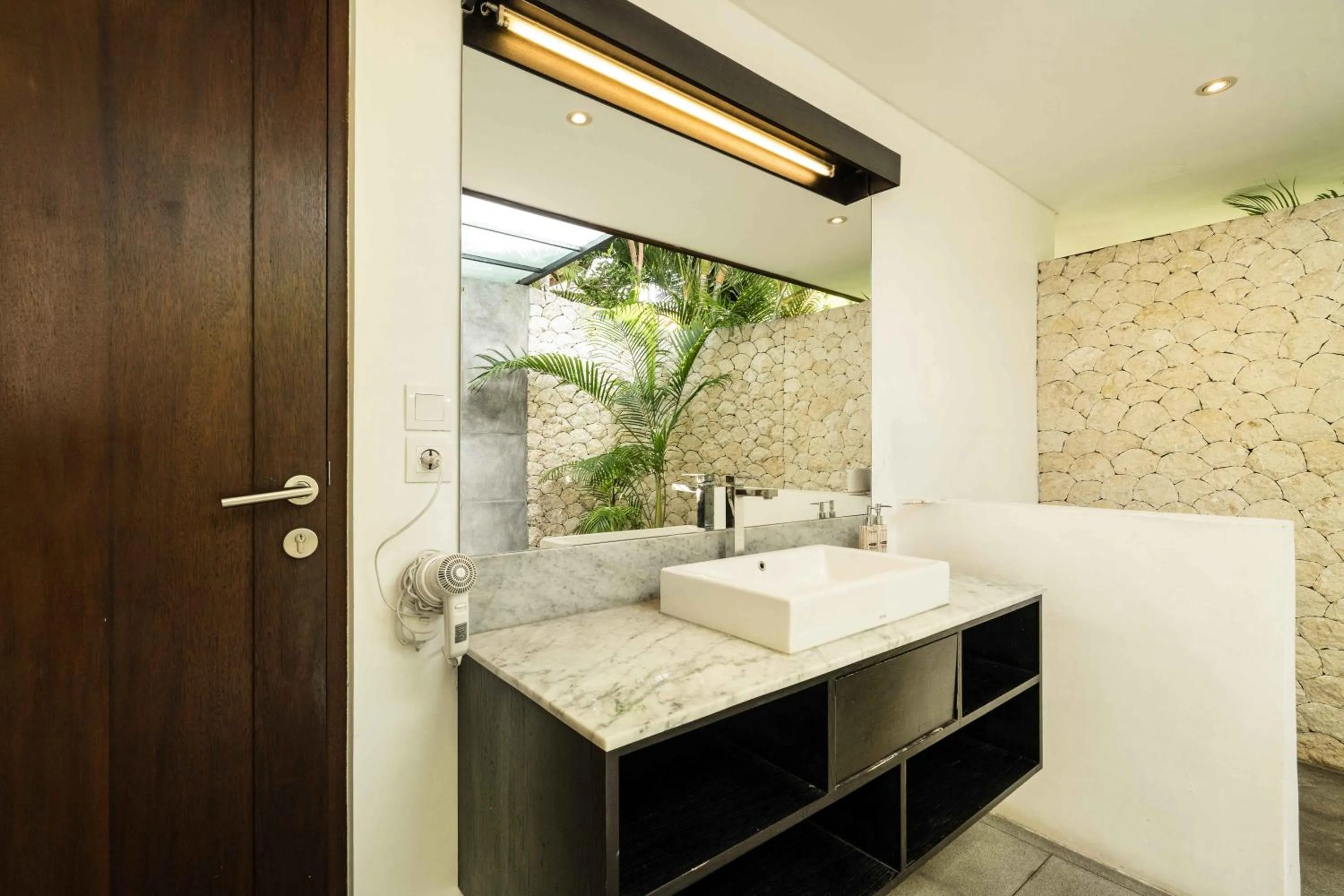 Bathroom, Bed in Biu Biu Resort Bali