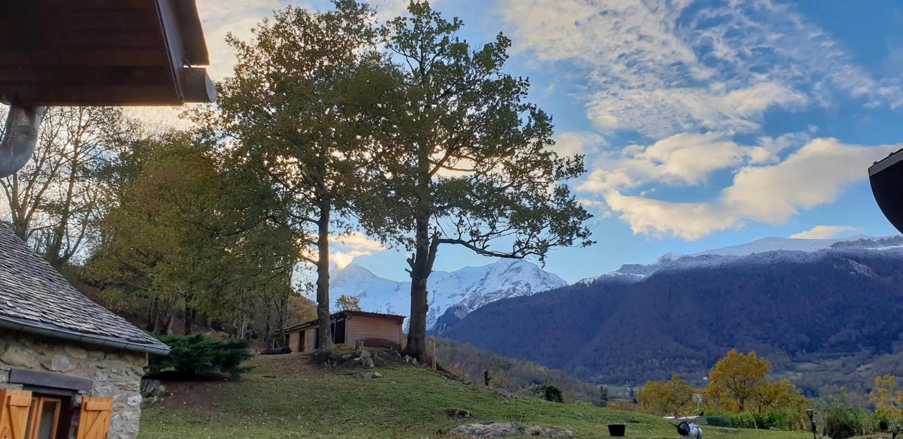 Mountain view in La Bergerie de Louvie