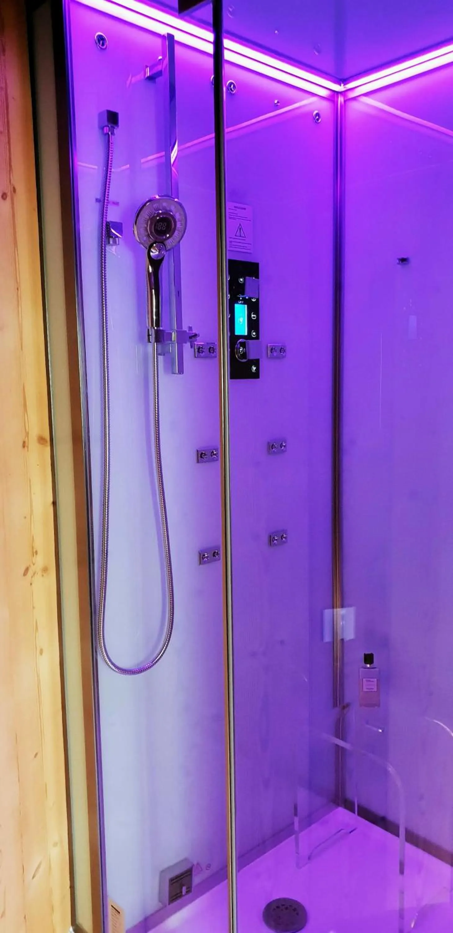 Spa and wellness centre/facilities in La Bergerie de Louvie