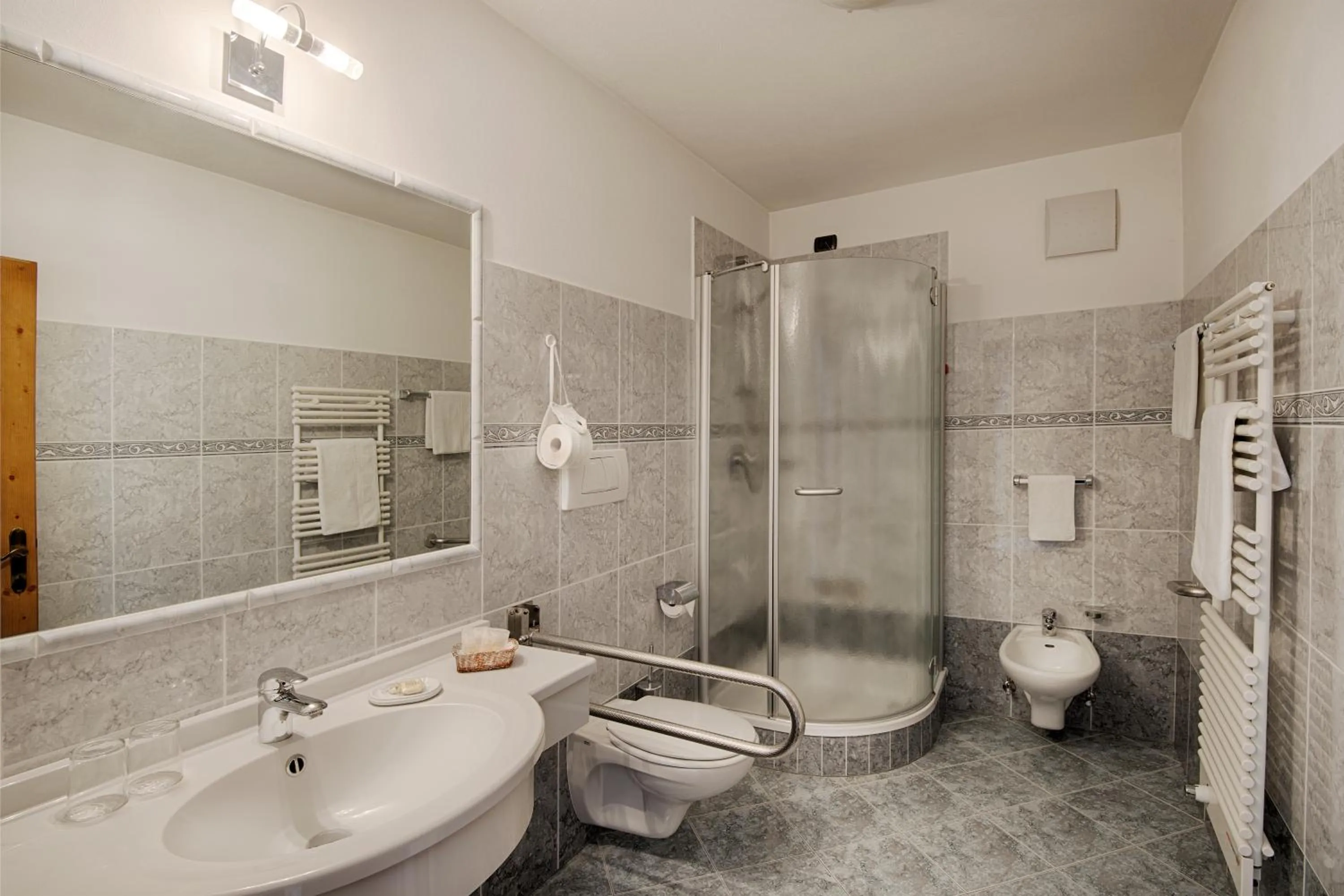 Bathroom in Hotel Garni Elisir