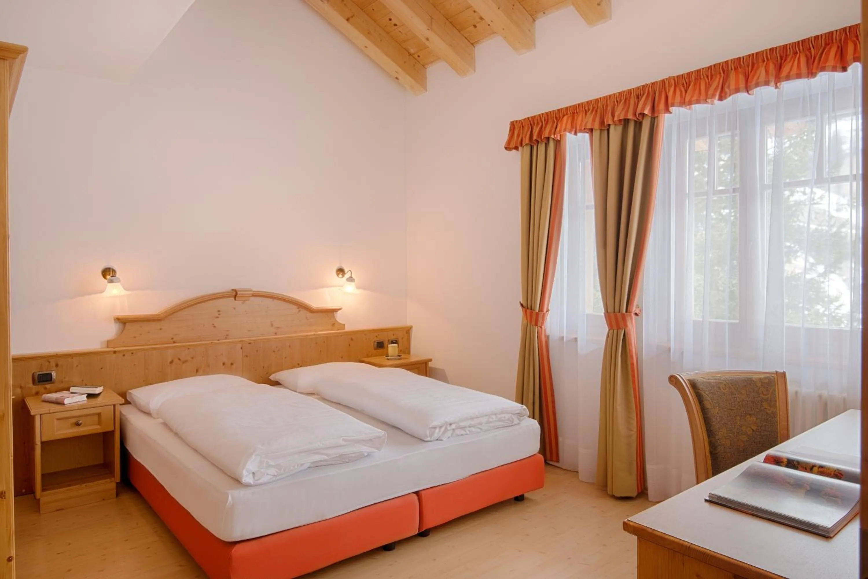 Bedroom, Bed in Hotel Garni Elisir