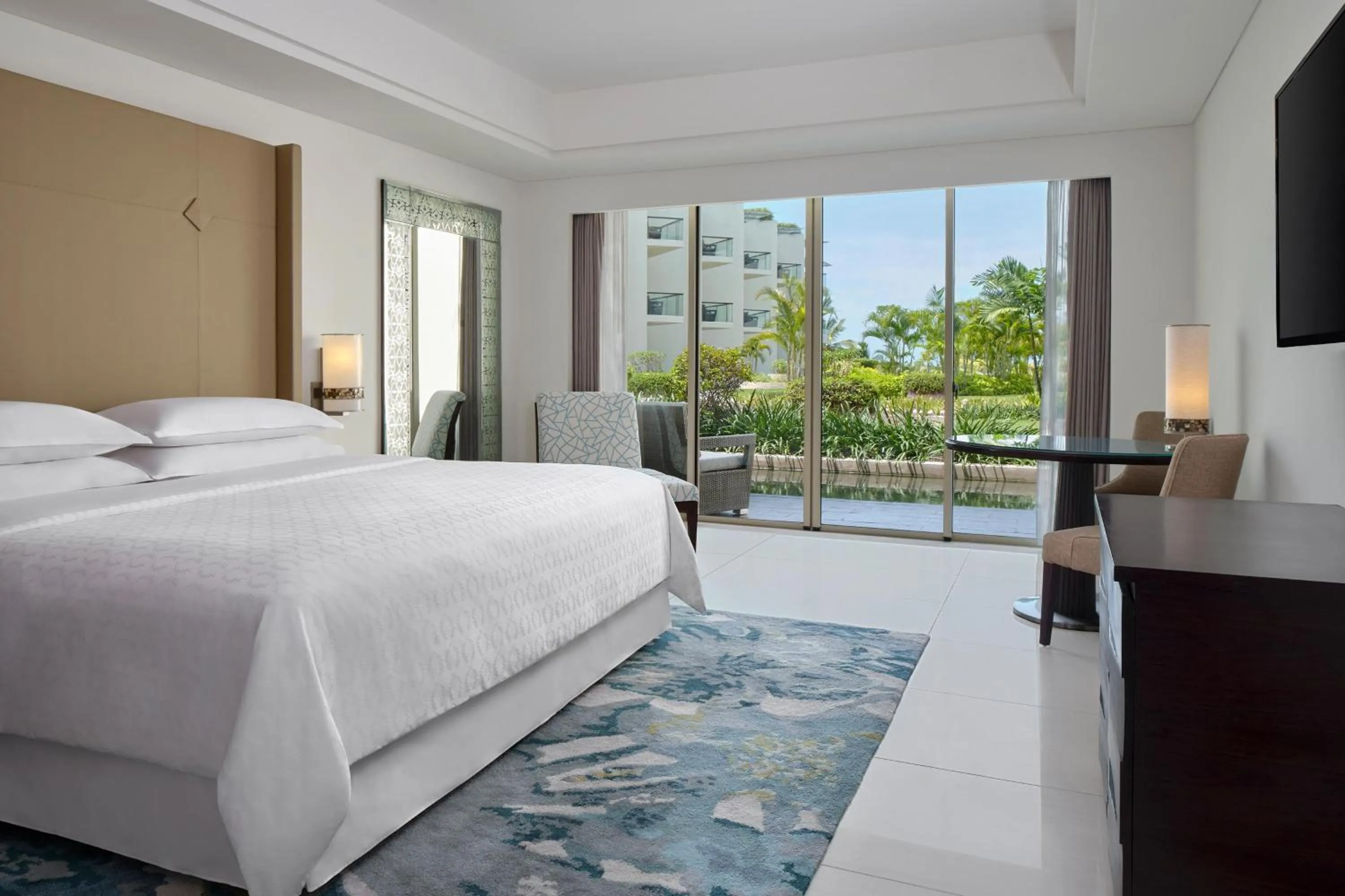 Photo of the whole room, Bed in Sheraton Bali Kuta Resort