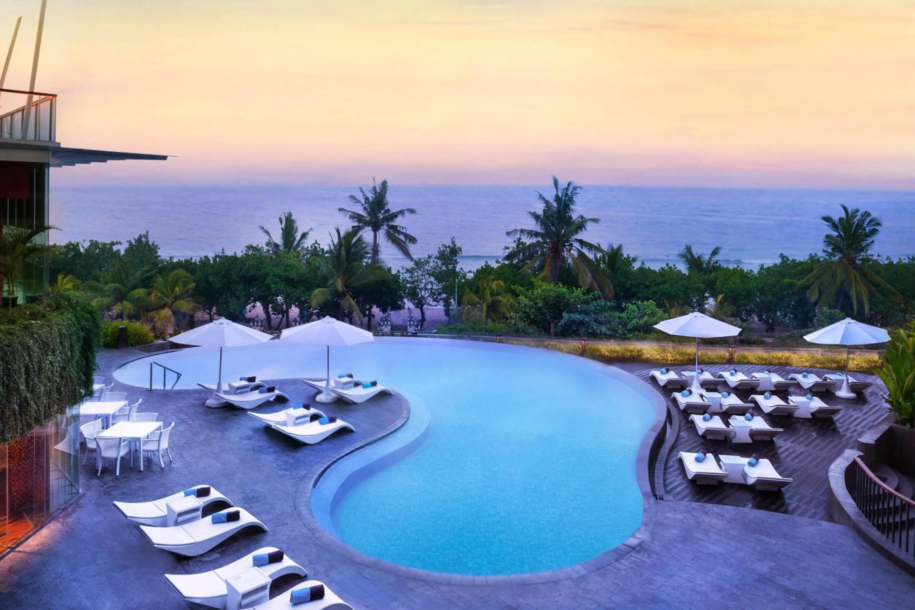 Swimming pool in Sheraton Bali Kuta Resort