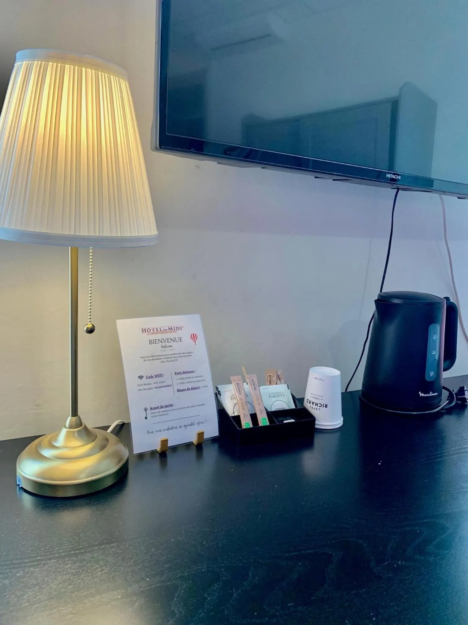 TV and multimedia in Hôtel du Midi