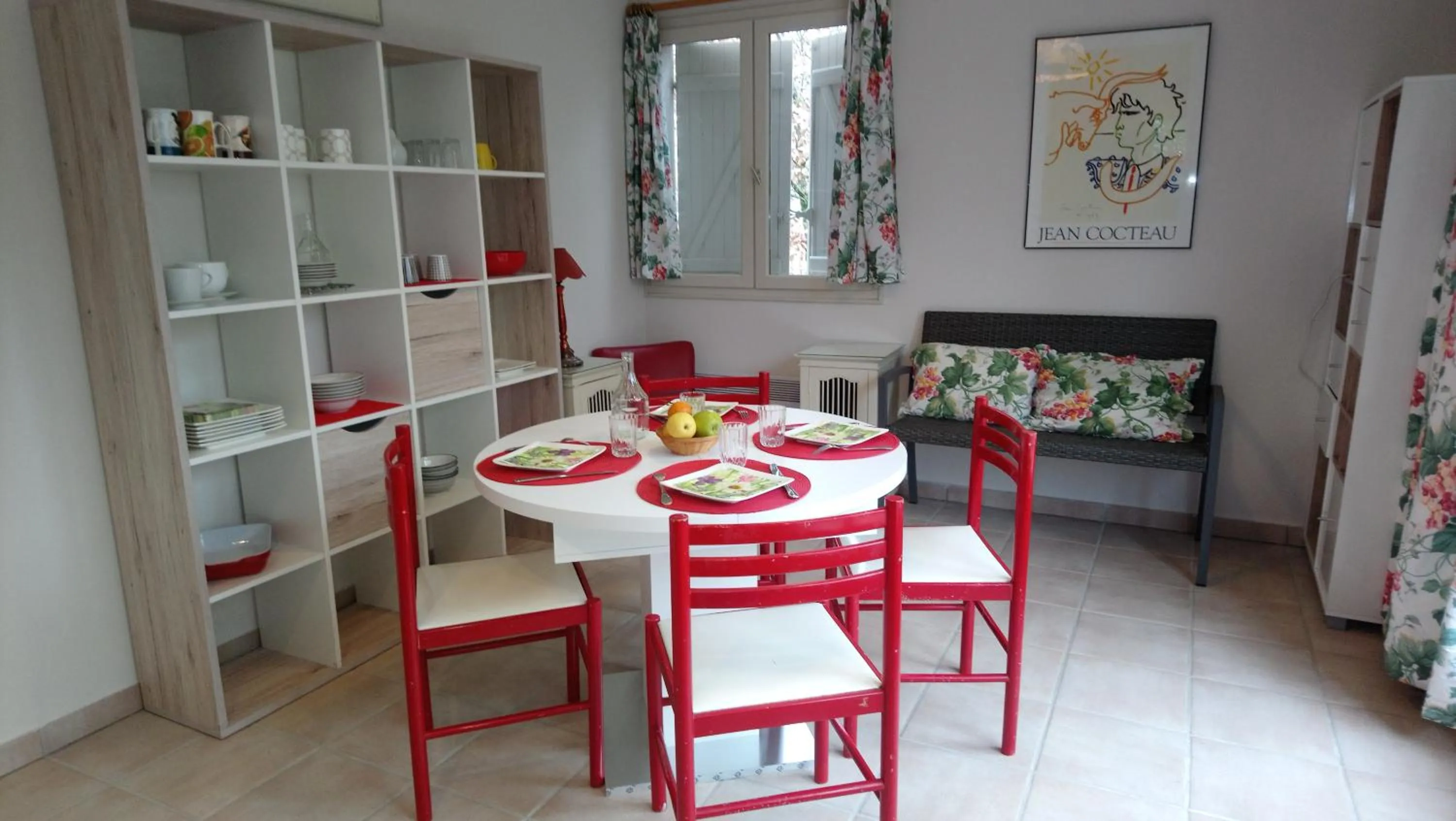 Dining area in Domaine du Planas AILHON ARDECHE