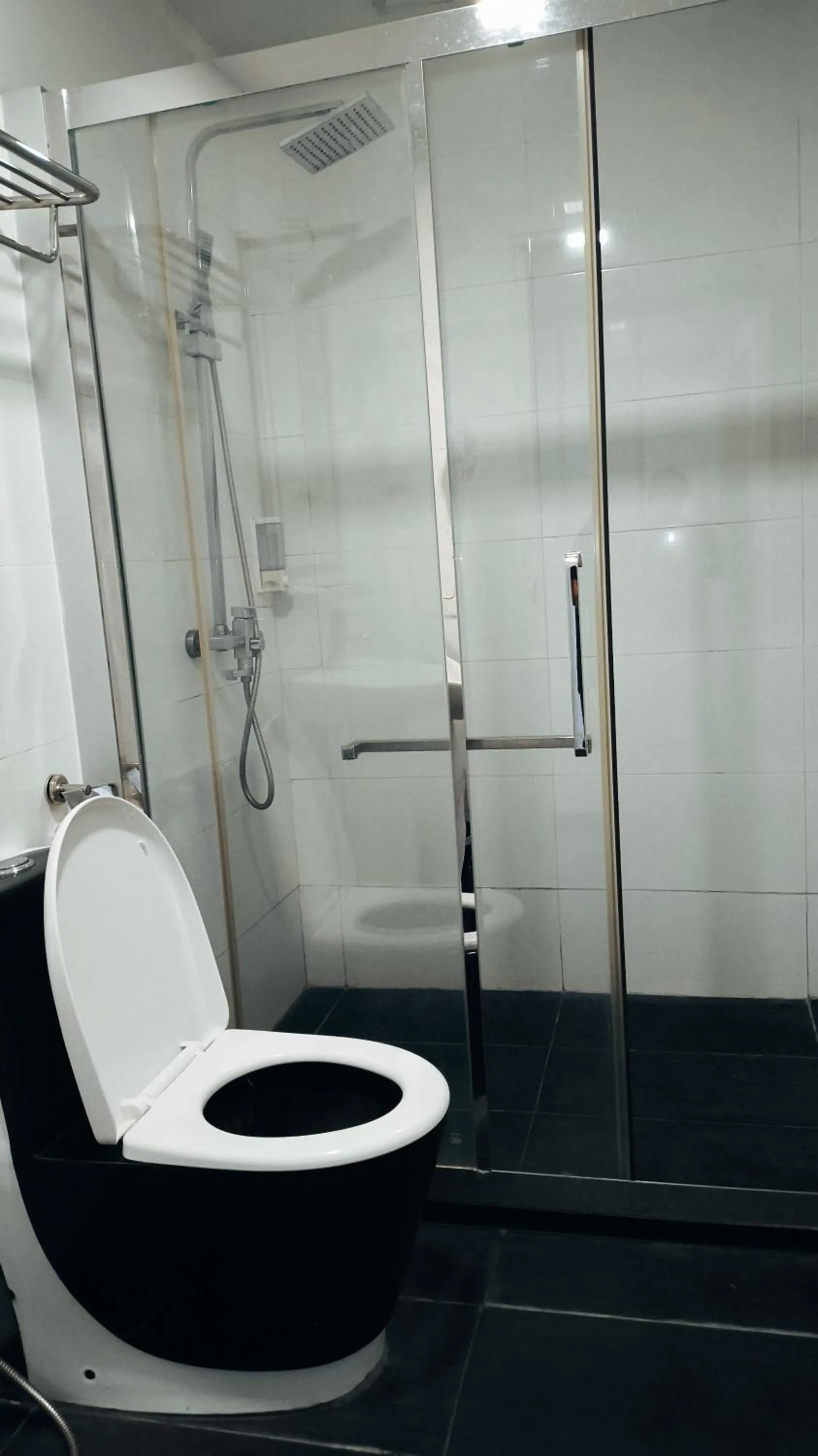 Bathroom in Natol Hotel