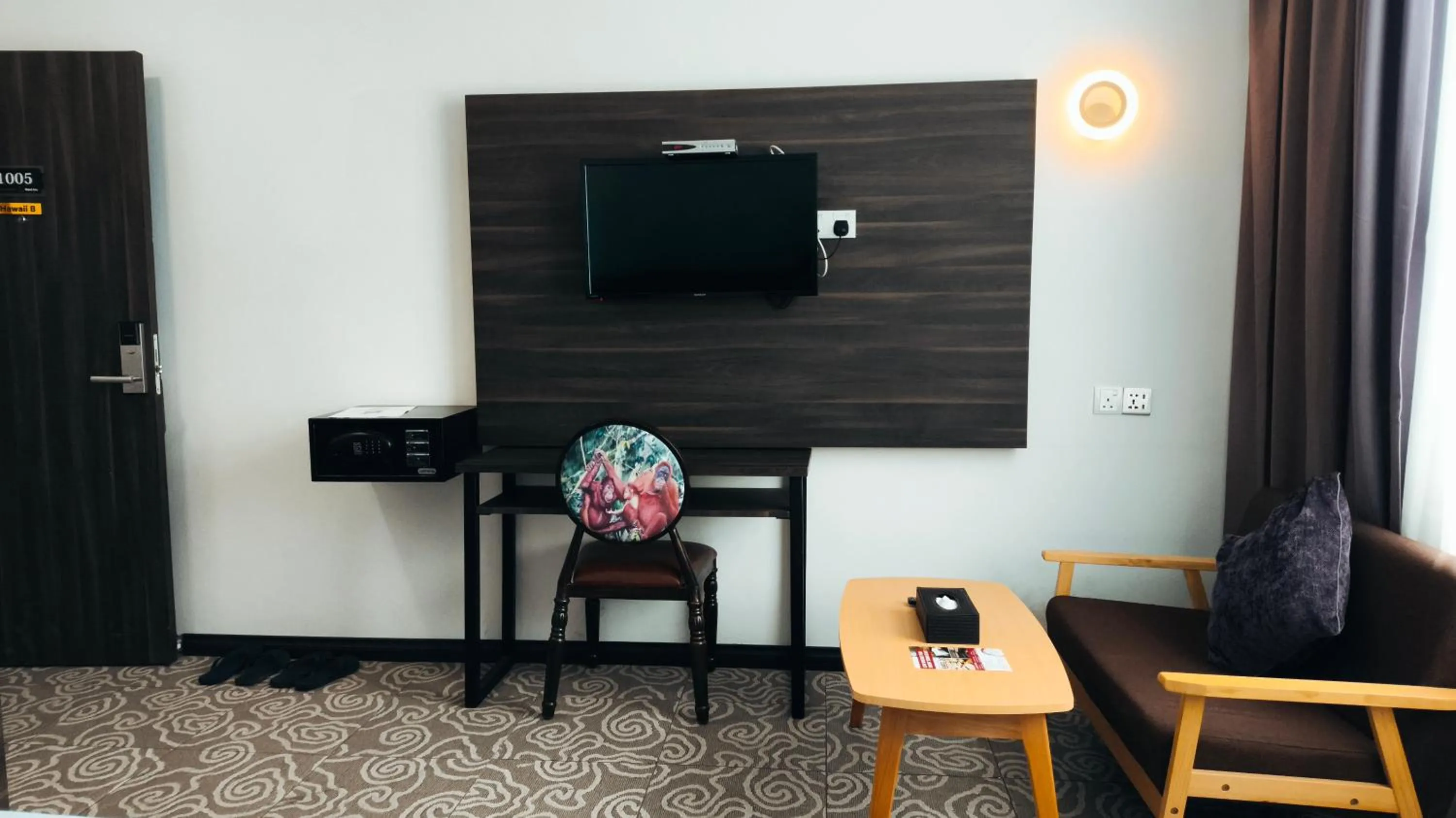 TV and multimedia in Natol Hotel