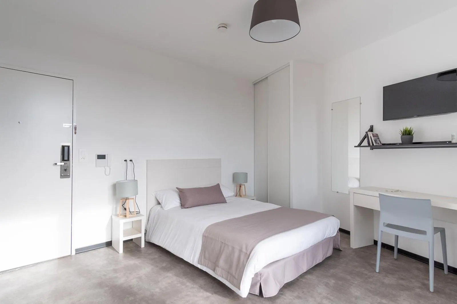 Photo of the whole room, Bed in Student Factory Bordeaux Armagnac