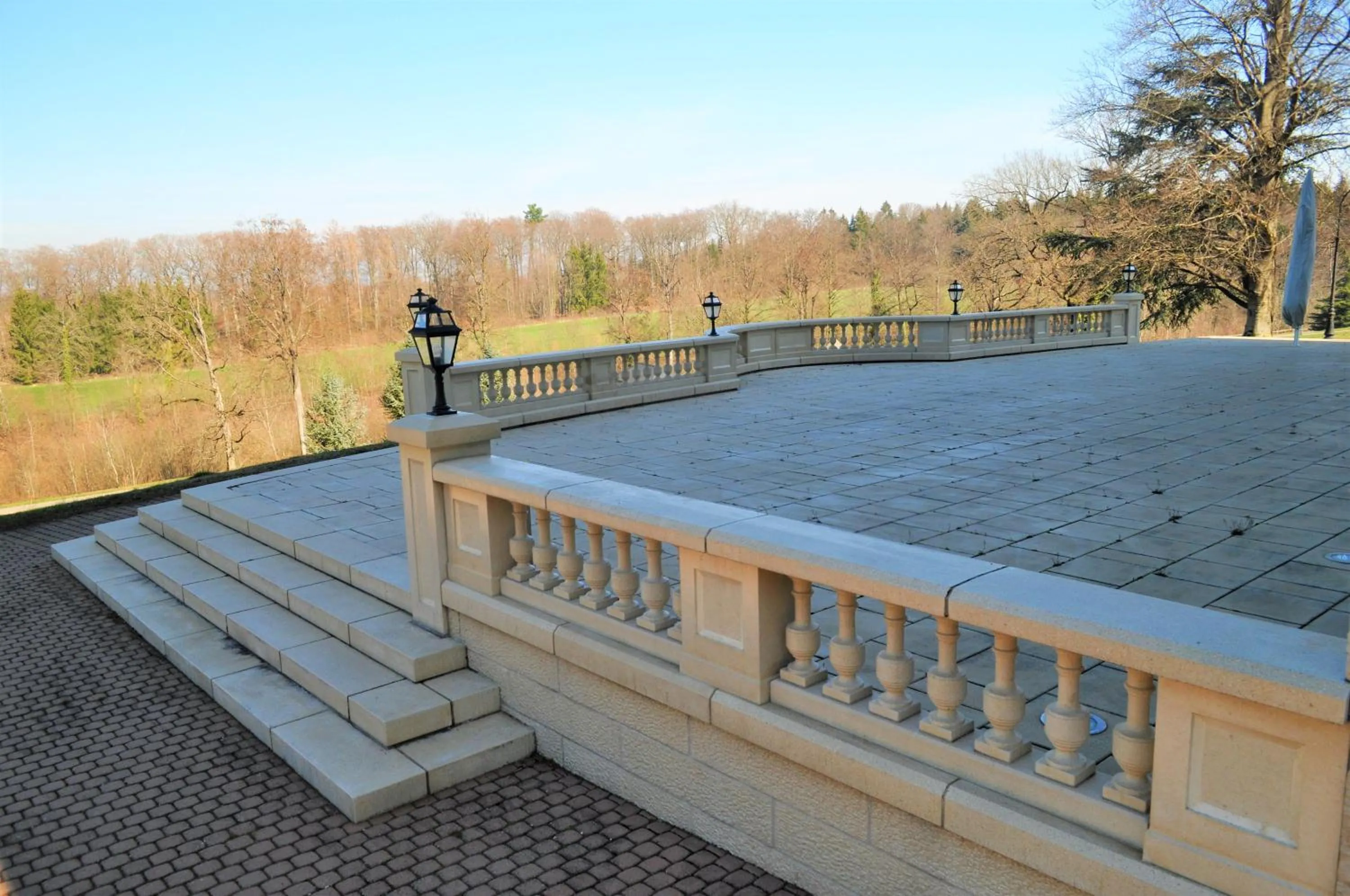 Balcony/Terrace in Domaine de Mont-Renaud