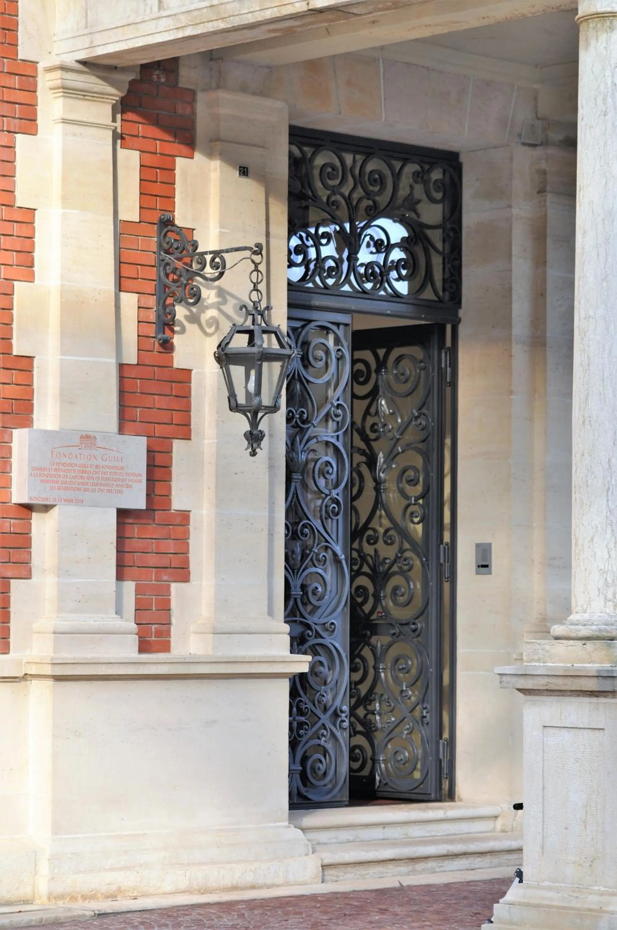 Facade/entrance in Domaine de Mont-Renaud