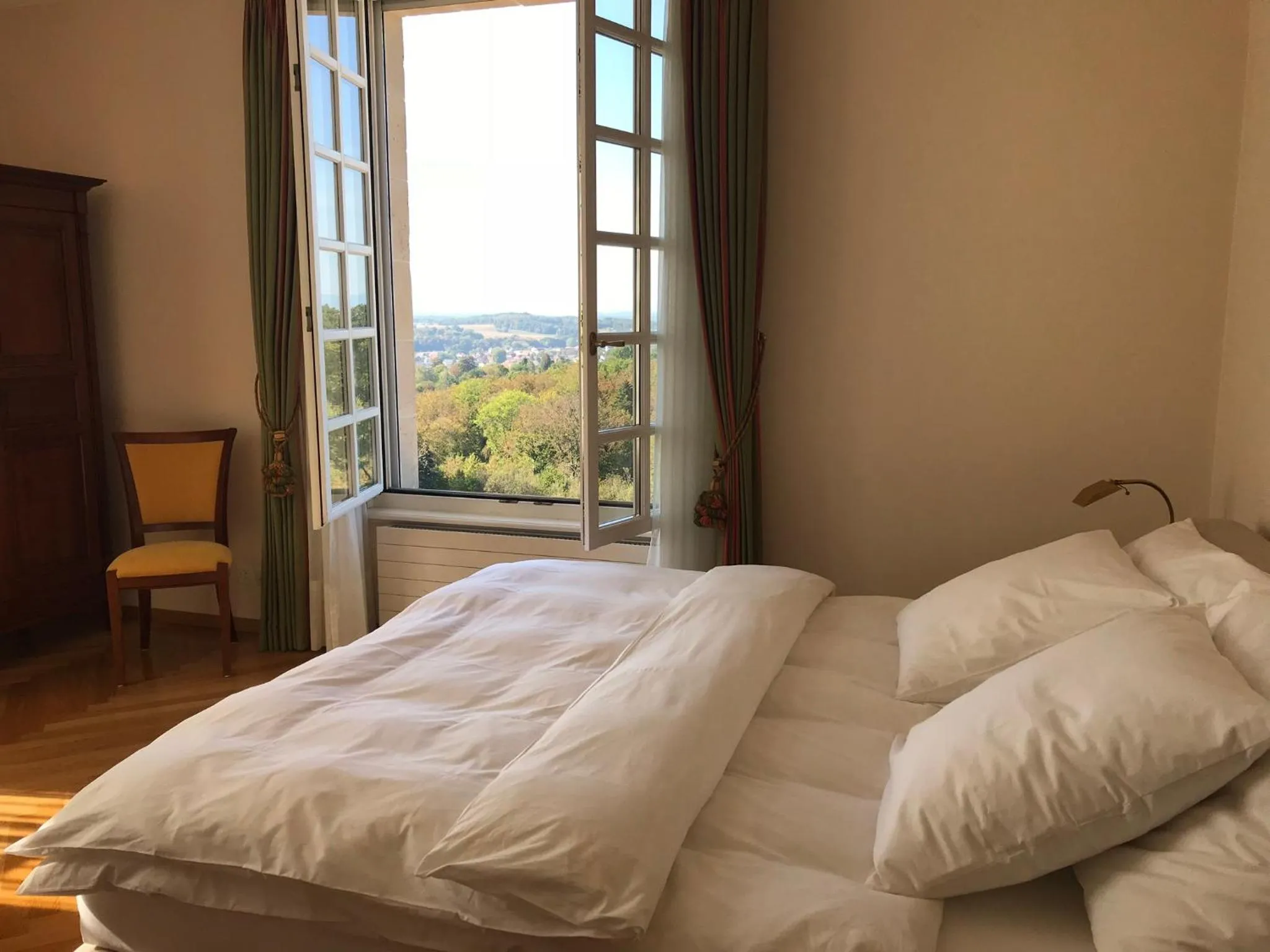Bed in Domaine de Mont-Renaud