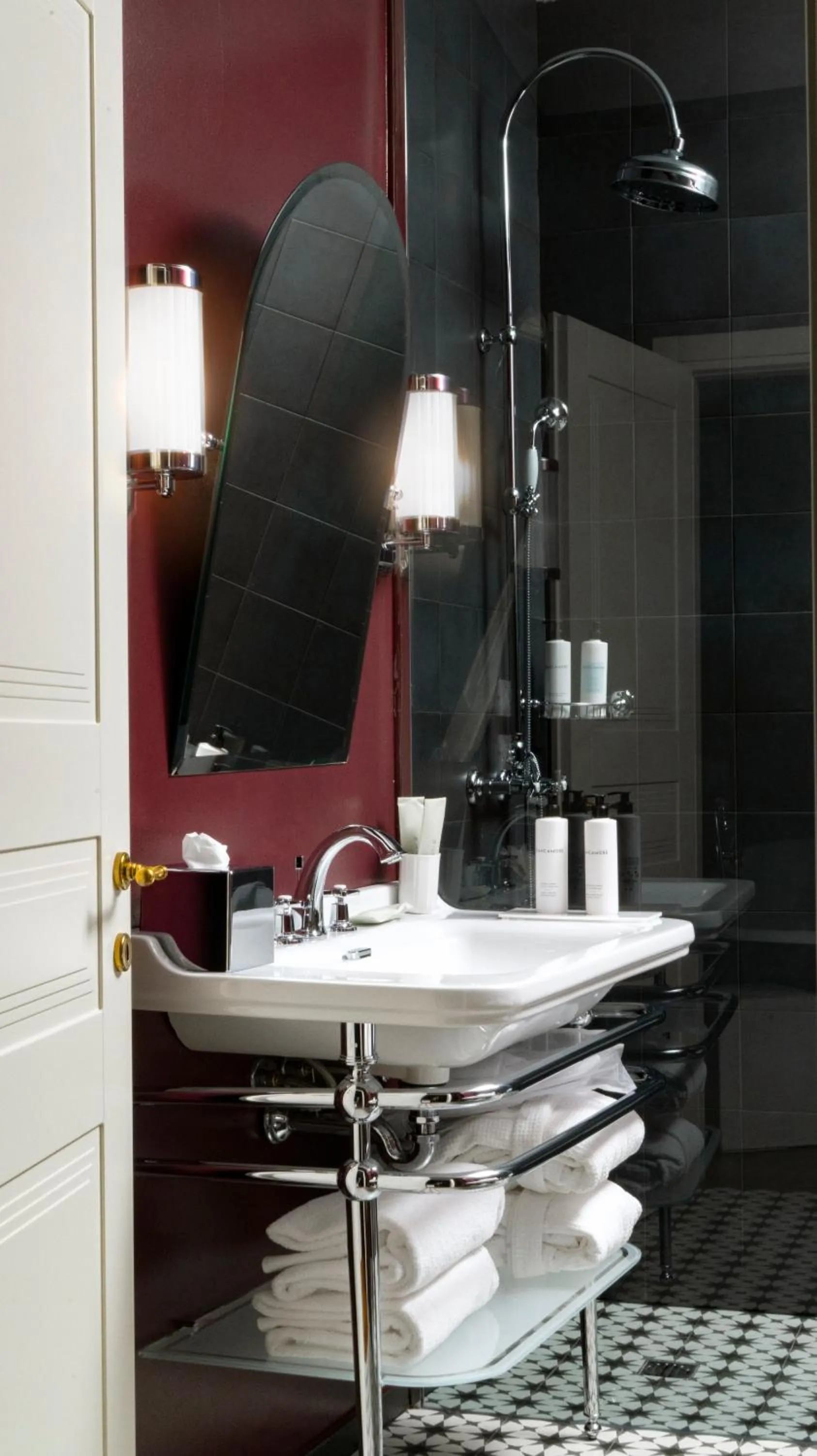 Bathroom in Butterfly Verona