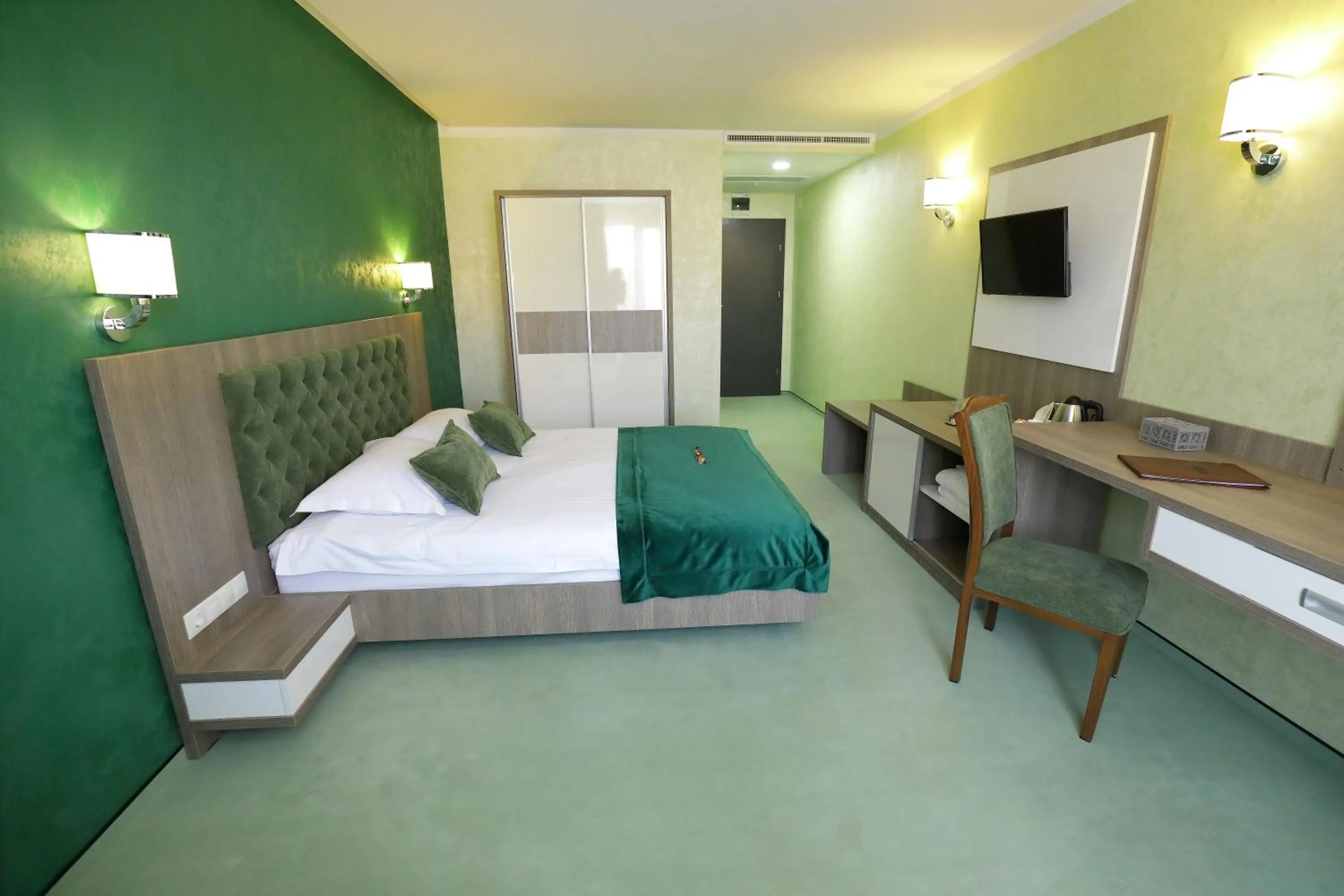 Photo of the whole room, Bed in MELISS EVENTS