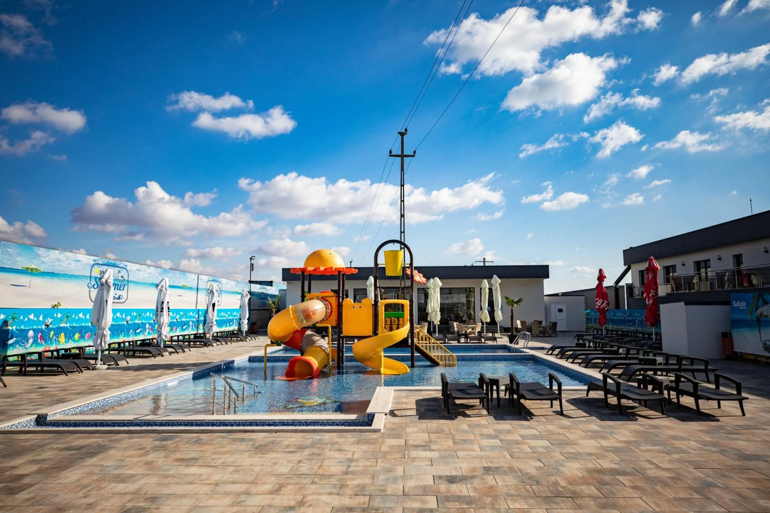 Swimming pool in MELISS EVENTS